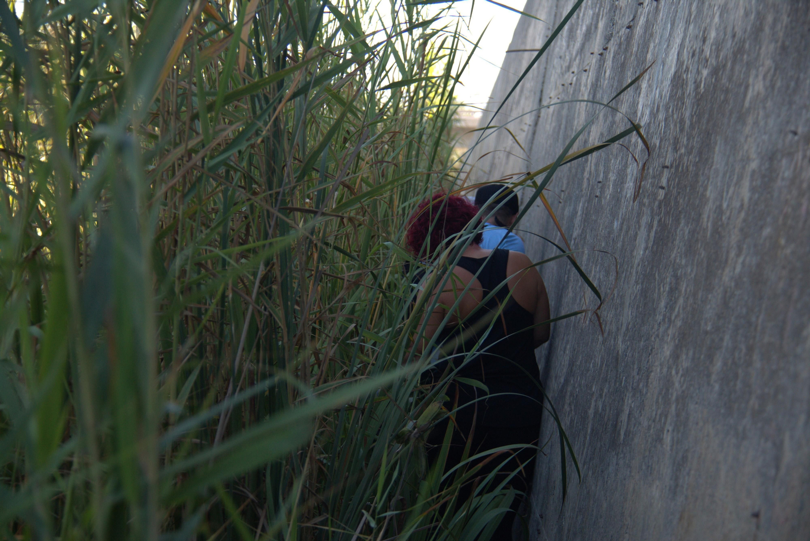 Así ha sido la jornada de limpieza de la desembocadura del río Guadalfeo en Salobreña