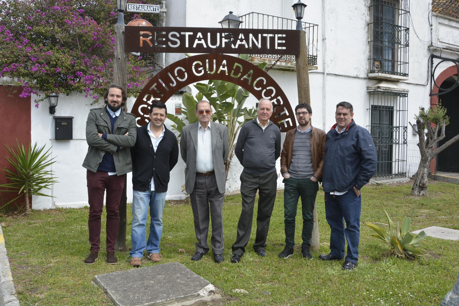 Alessio González, Chano García, José Luis Garcés, Francisco Durán, Alberto Rodríguez y Rubén Almagro, ayer en El Cortijo.