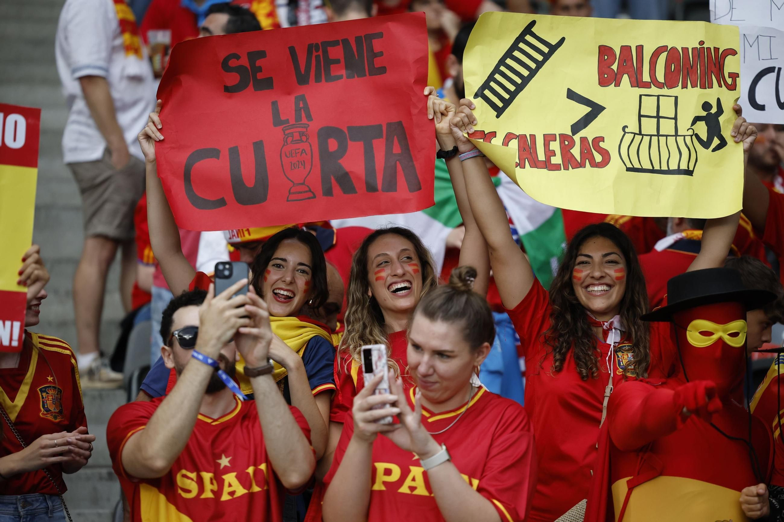 Las fotos de los aficionados de España e Inglaterra antes de la final