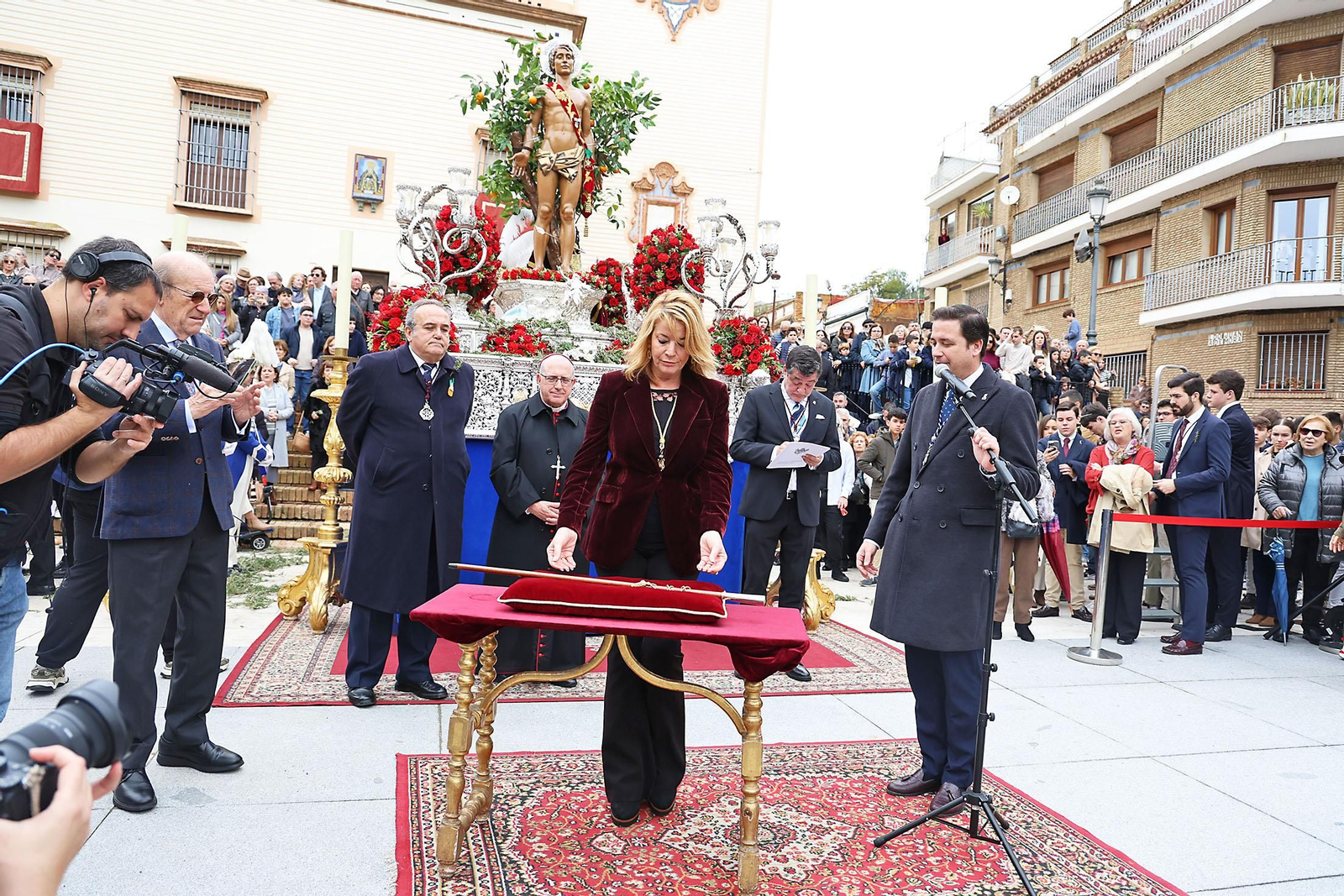 Proclamación de San Sebastián como alcalde perpetuo y la entrega de su vara