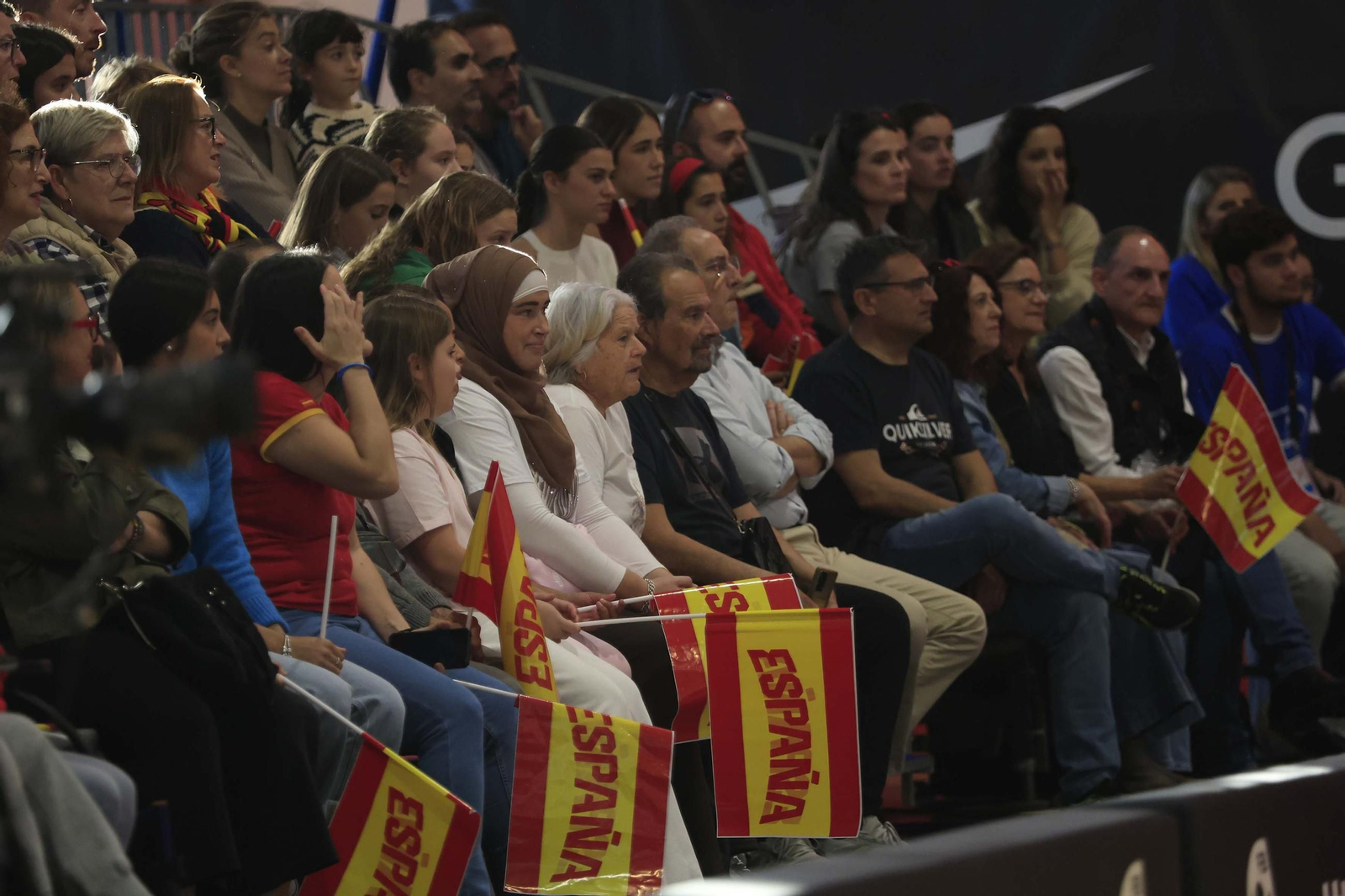Fotos del partido y ambiente en el España-Francia del Torneo Internacional de Baloncesto Femenino en La Línea