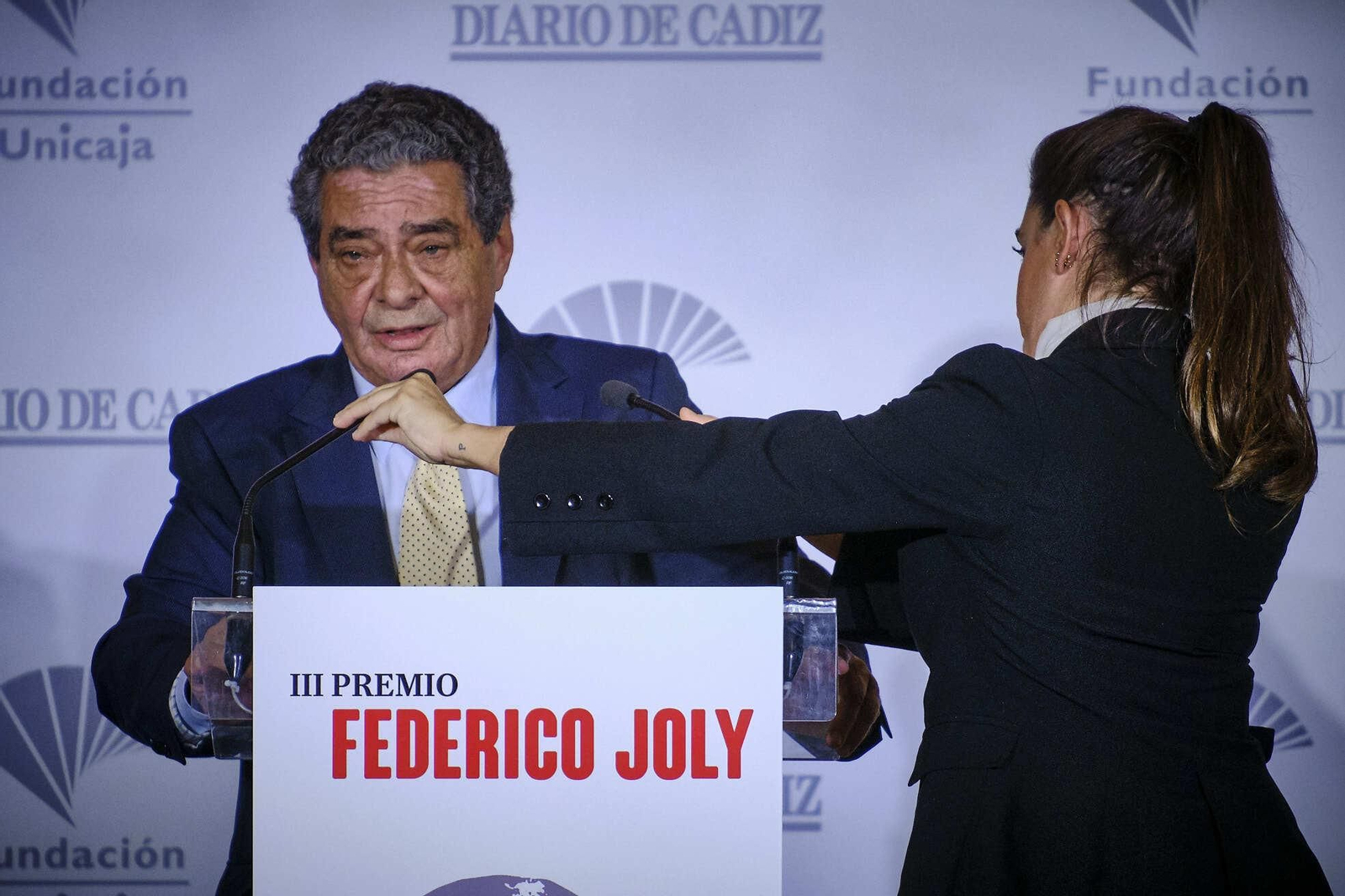 Entrega del premio Federico Joly a Augusto Delkáder