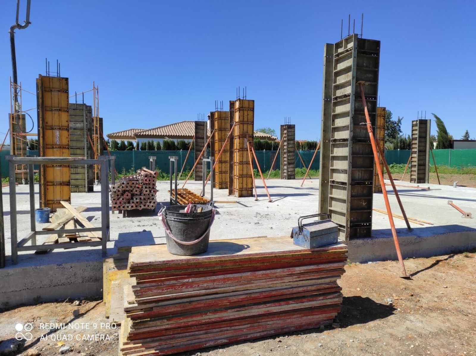 Foto facilitada por el gobierno local de la obra sin licencia en una parcela de Caulina.