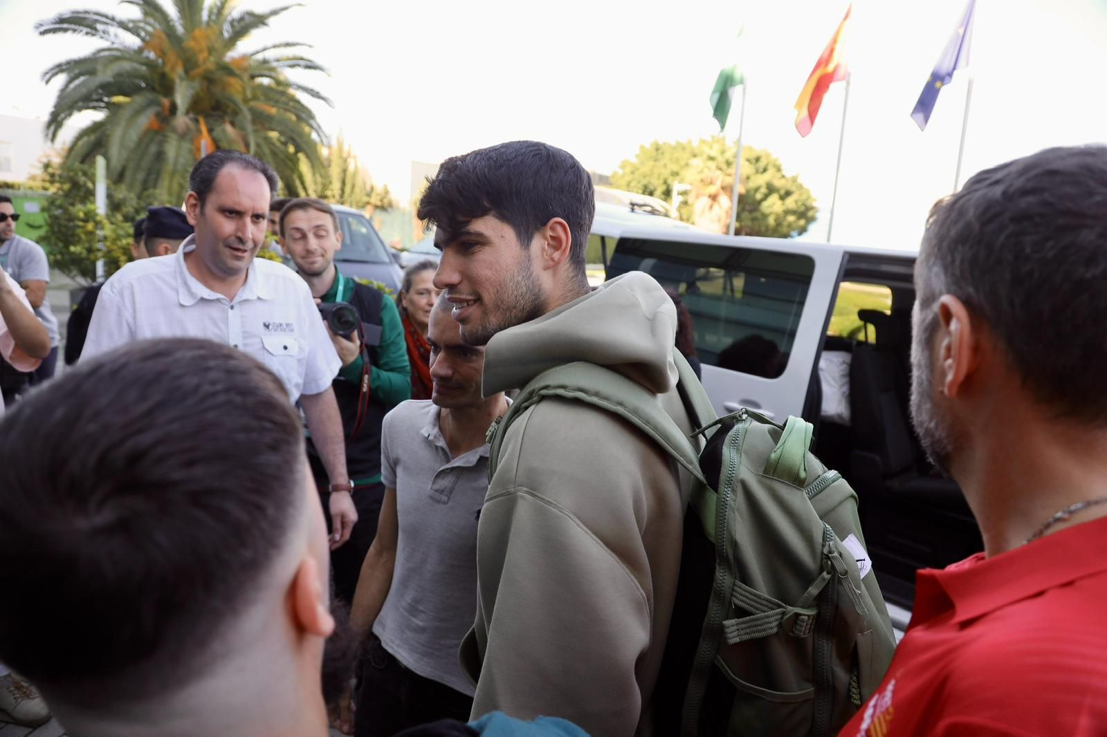 Así fue la llegada de Carlos Alcaraz a Málaga para jugar la Copa Davis