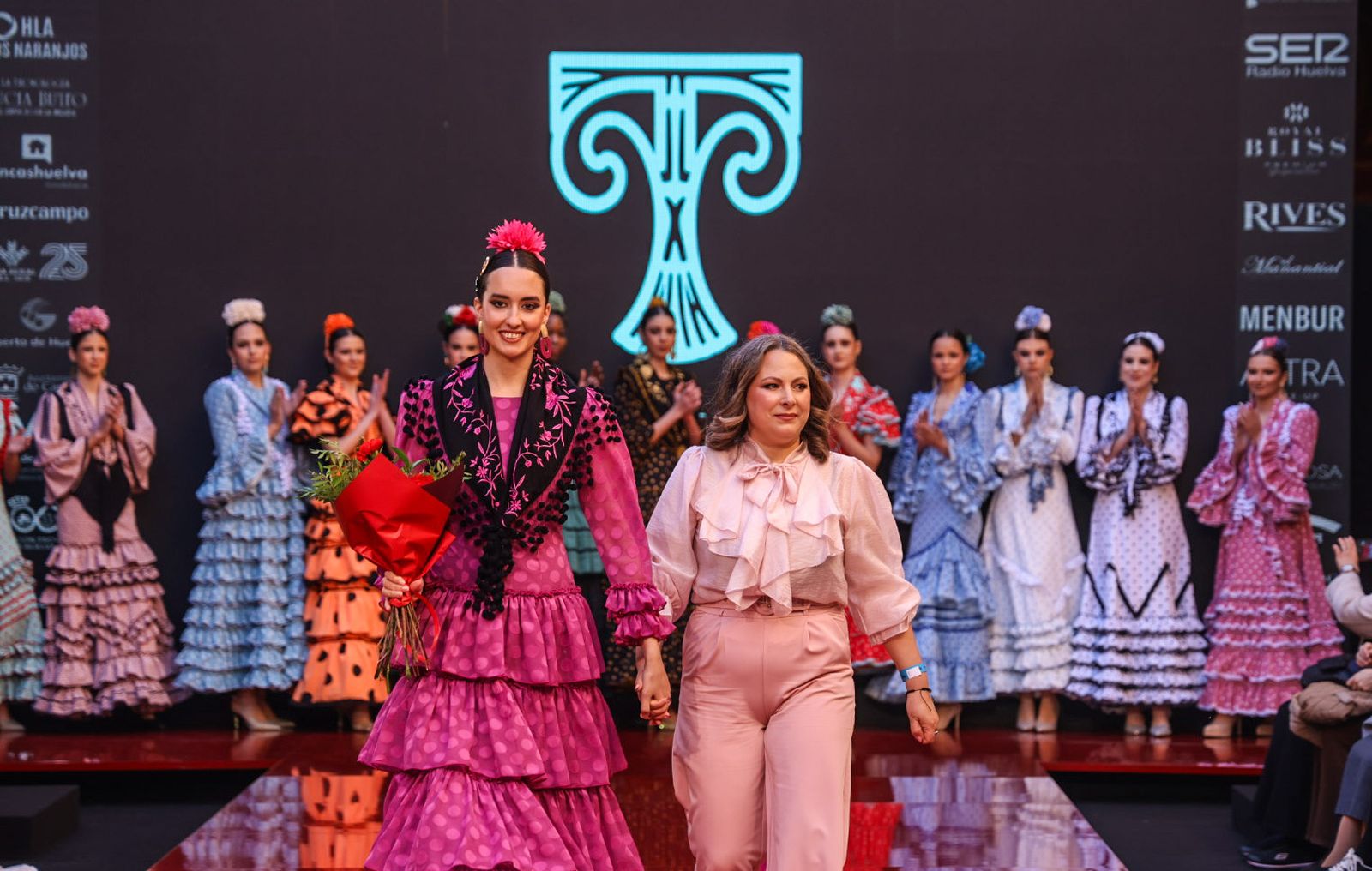 Fotografías de la Pasarela Huelva Flamenca 2026