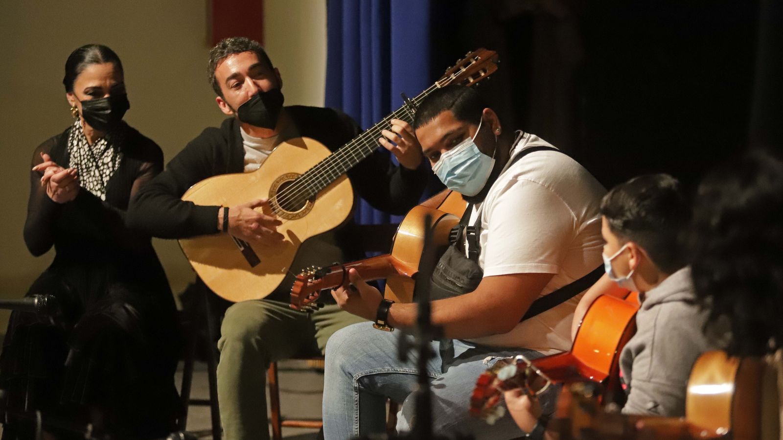 Fotos del acto 'Guitarras al cielo por Paco' en Algeciras