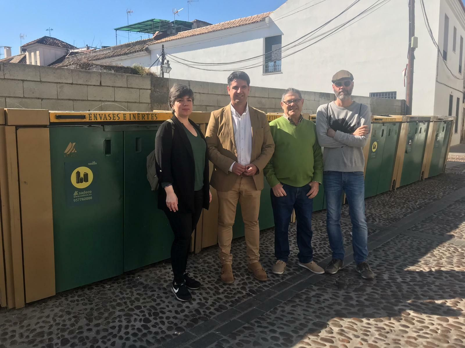 Presentación del nuevo punto limpio, en la calle Costanillas. Presentación del nuevo punto limpio, en la calle Costanillas.