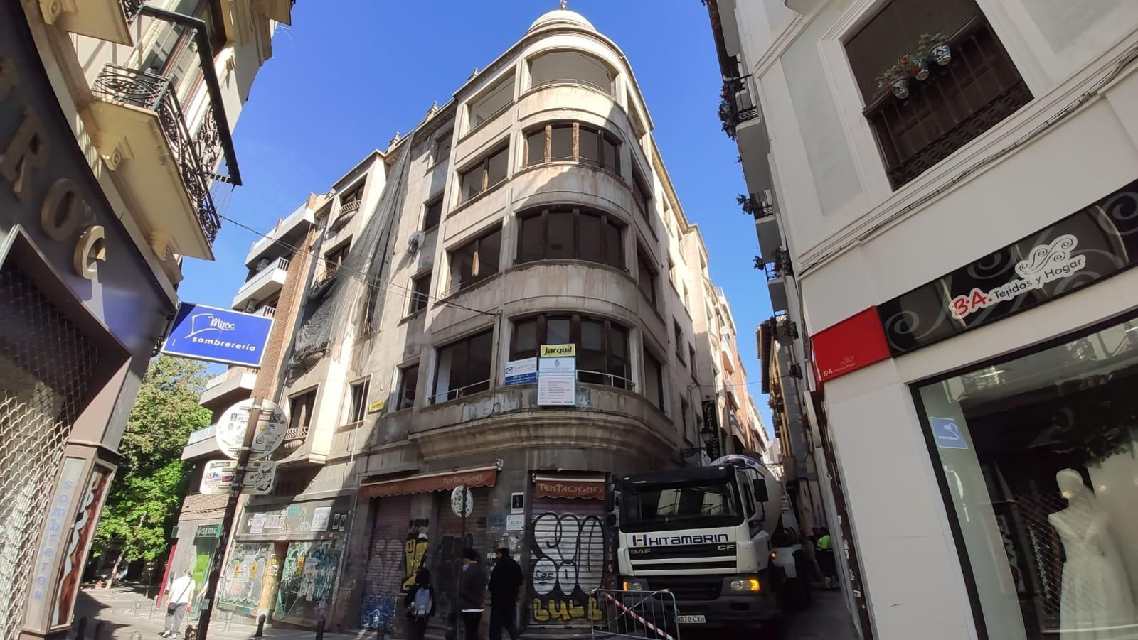 Antiguo edificio de La Verdad, entre Trinidad y Romanilla.