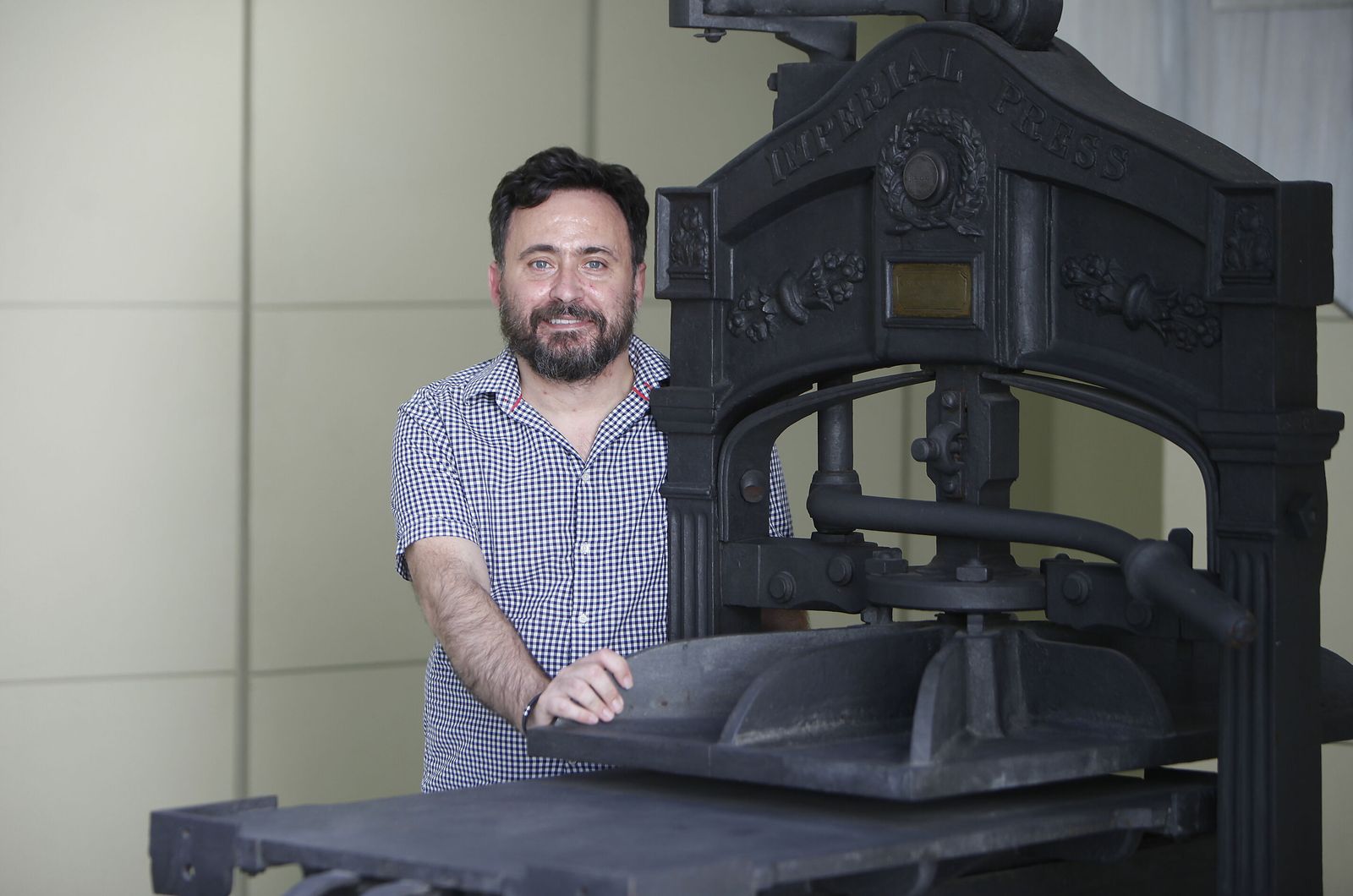 Roberto Cuadros, profesor titular de la Facultad de Filología de la Universidad de Sevilla.