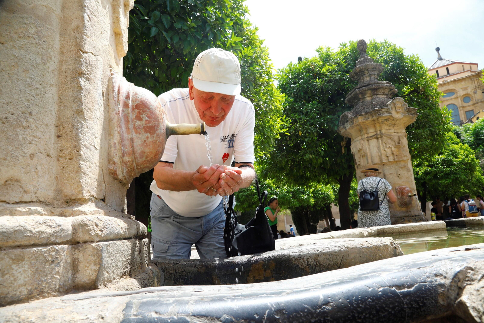 Una tarde en alerta roja por calor en Córdoba, en imágenes