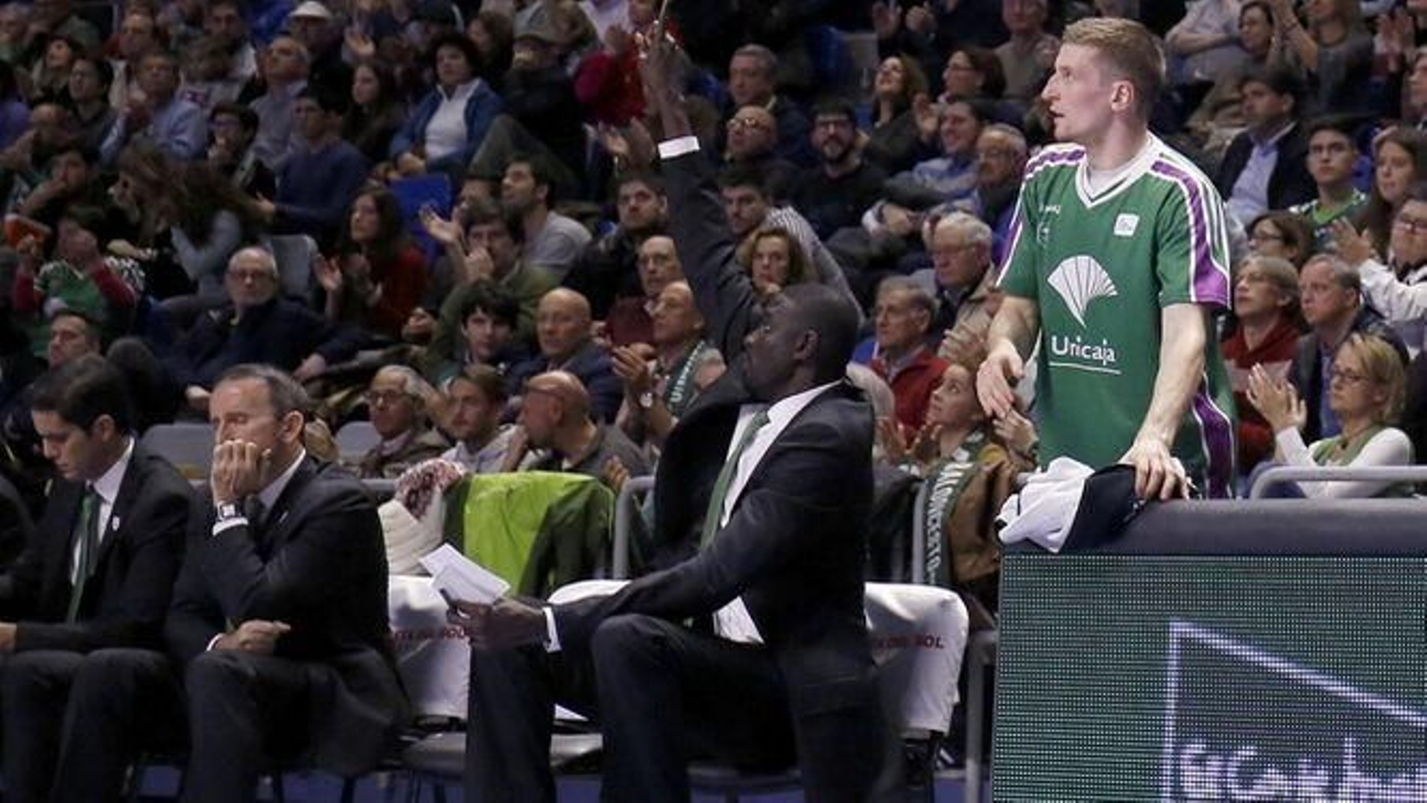 N'Dong como entrenador asistente del Unicaja.