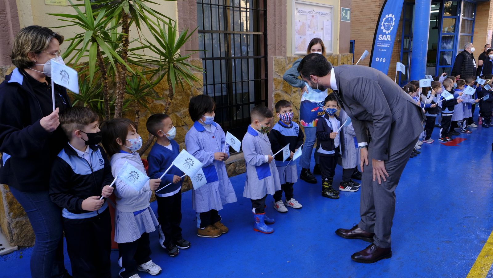 Imágenes de la visita del Alcalde de Almería al Colegio La Safa, por su 75 aniversario.