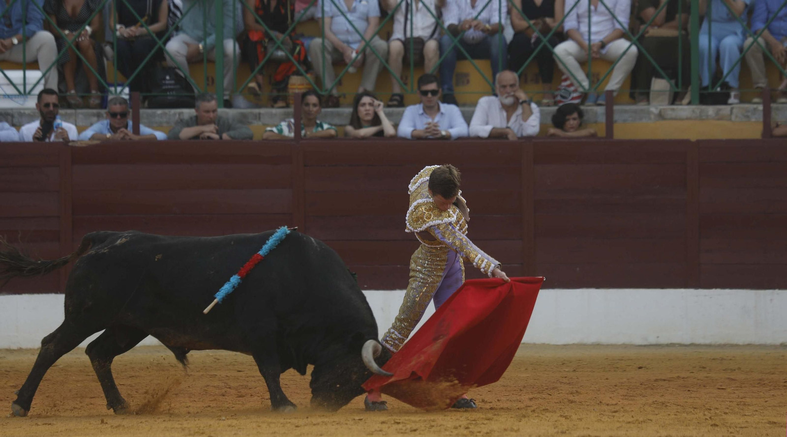 La reaparición de Borja Jiménez con toros de Victorino Martín en la Feria de La Línea , en imágenes