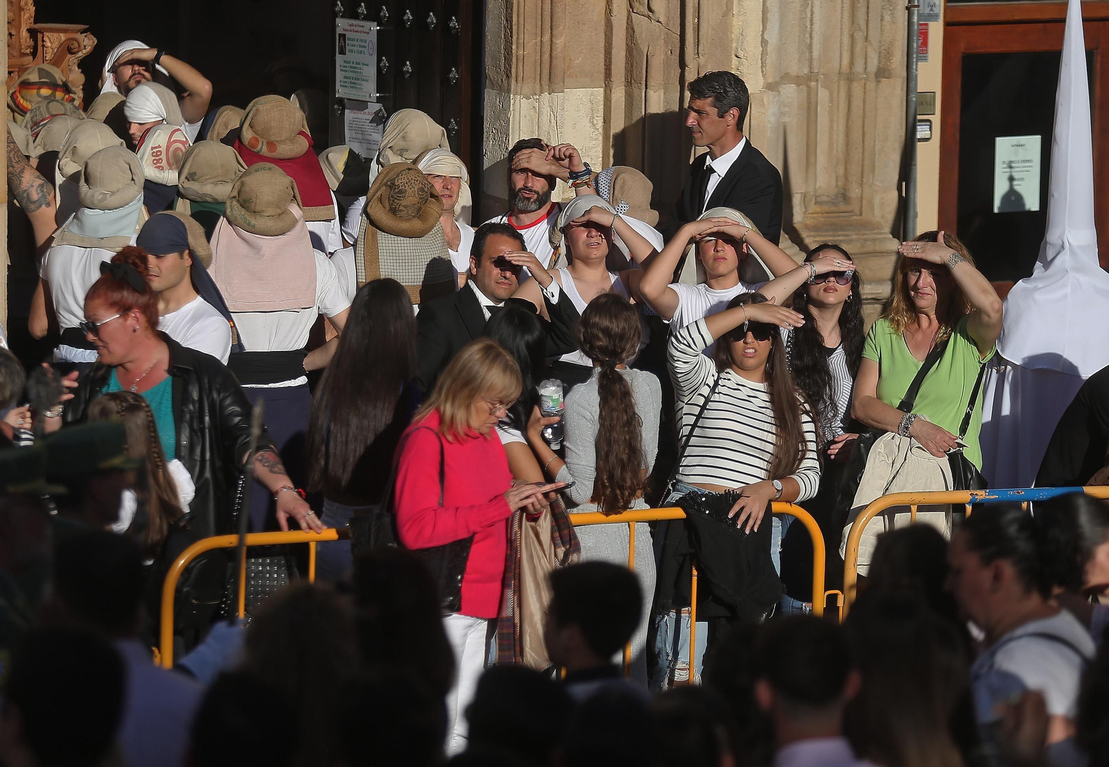 Fotos del Lunes Santo en Algeciras: Coronado de Espinas y La Columna