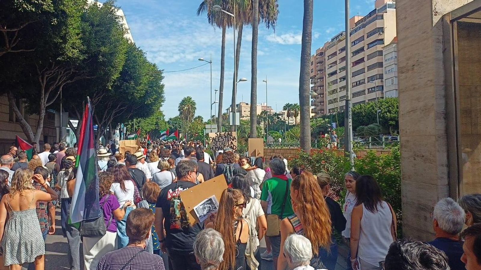 Cientos de personas marcharon por los derechos de los gazatíes.