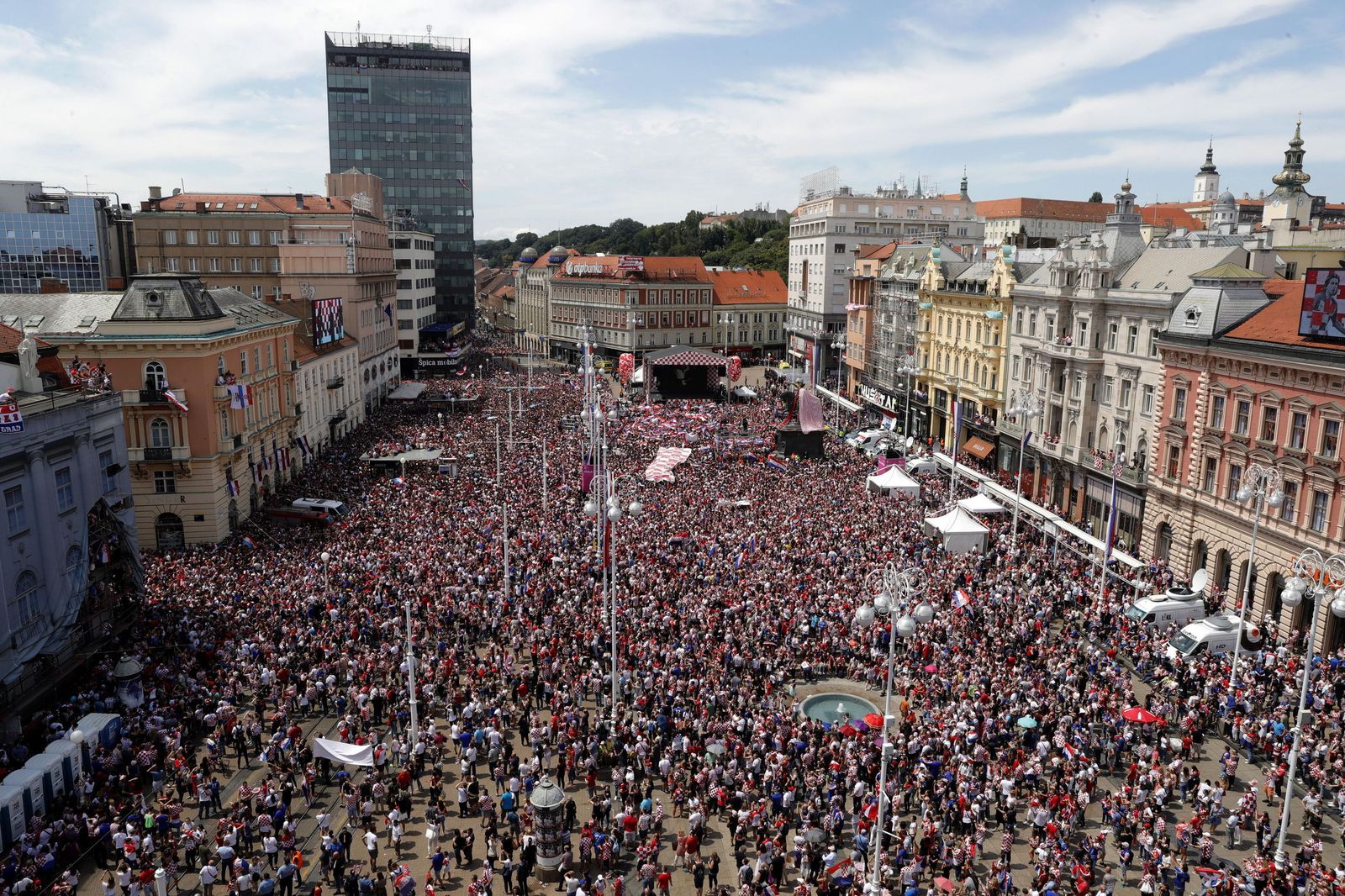 Aficionados croatas en Zagreb.