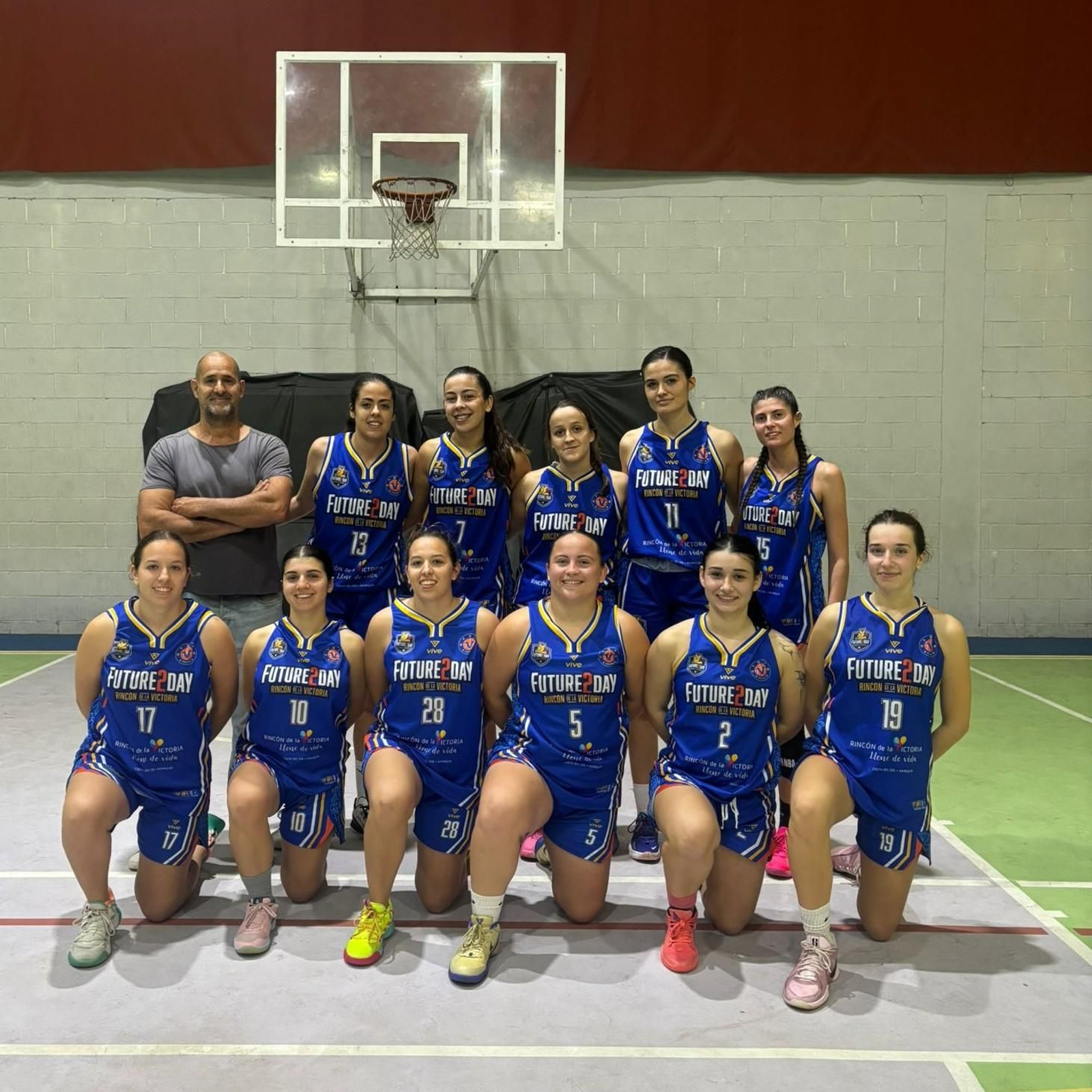 Equipo femenino del proyecto AD Future2Day, respaldado por el Ayuntamiento de Rincón de la Victoria y el Club Baloncesto Rincón de la Victoria.