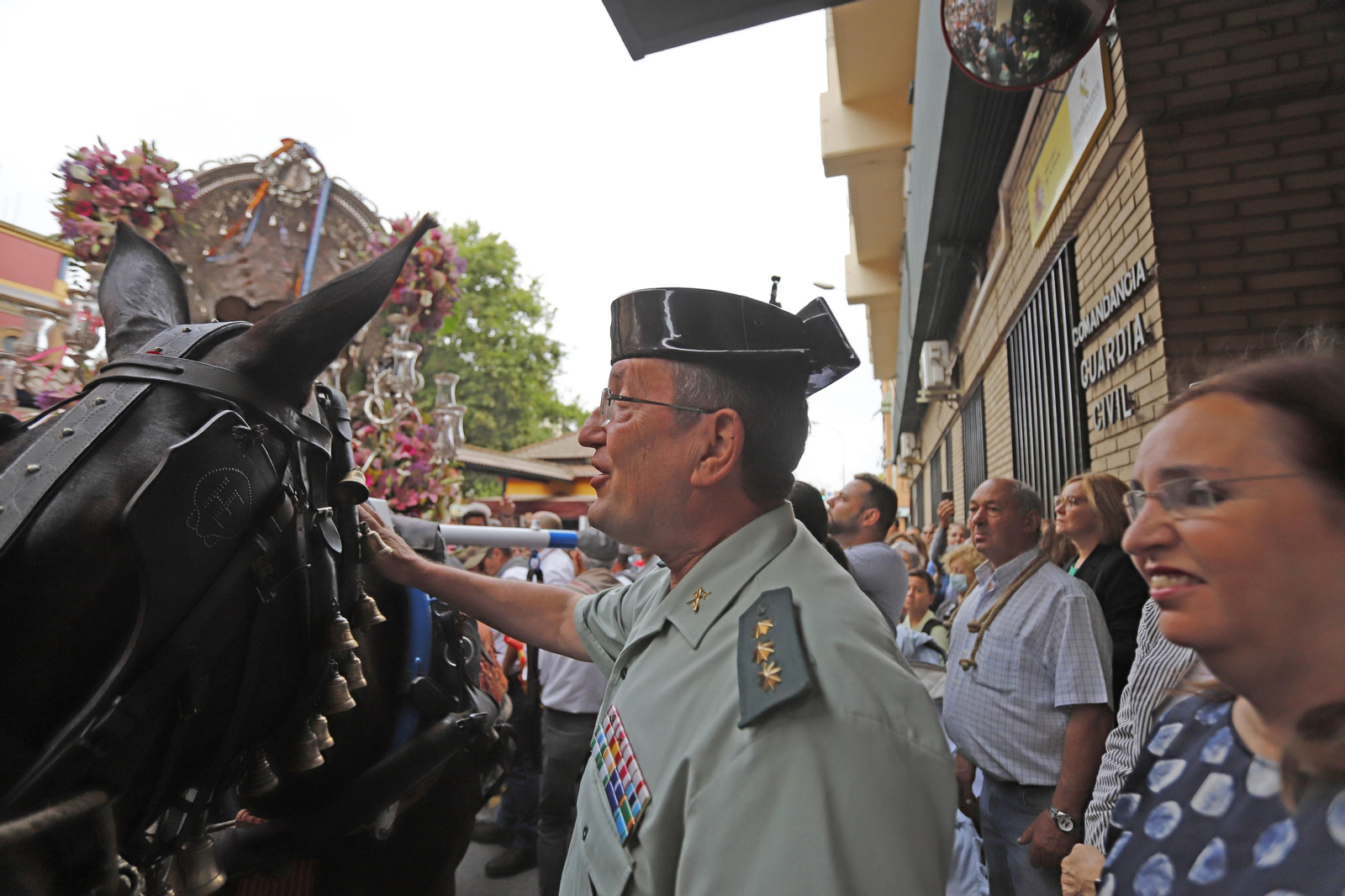 Imágenes de Emigrantes en la Comandancia de la Guardia Civil