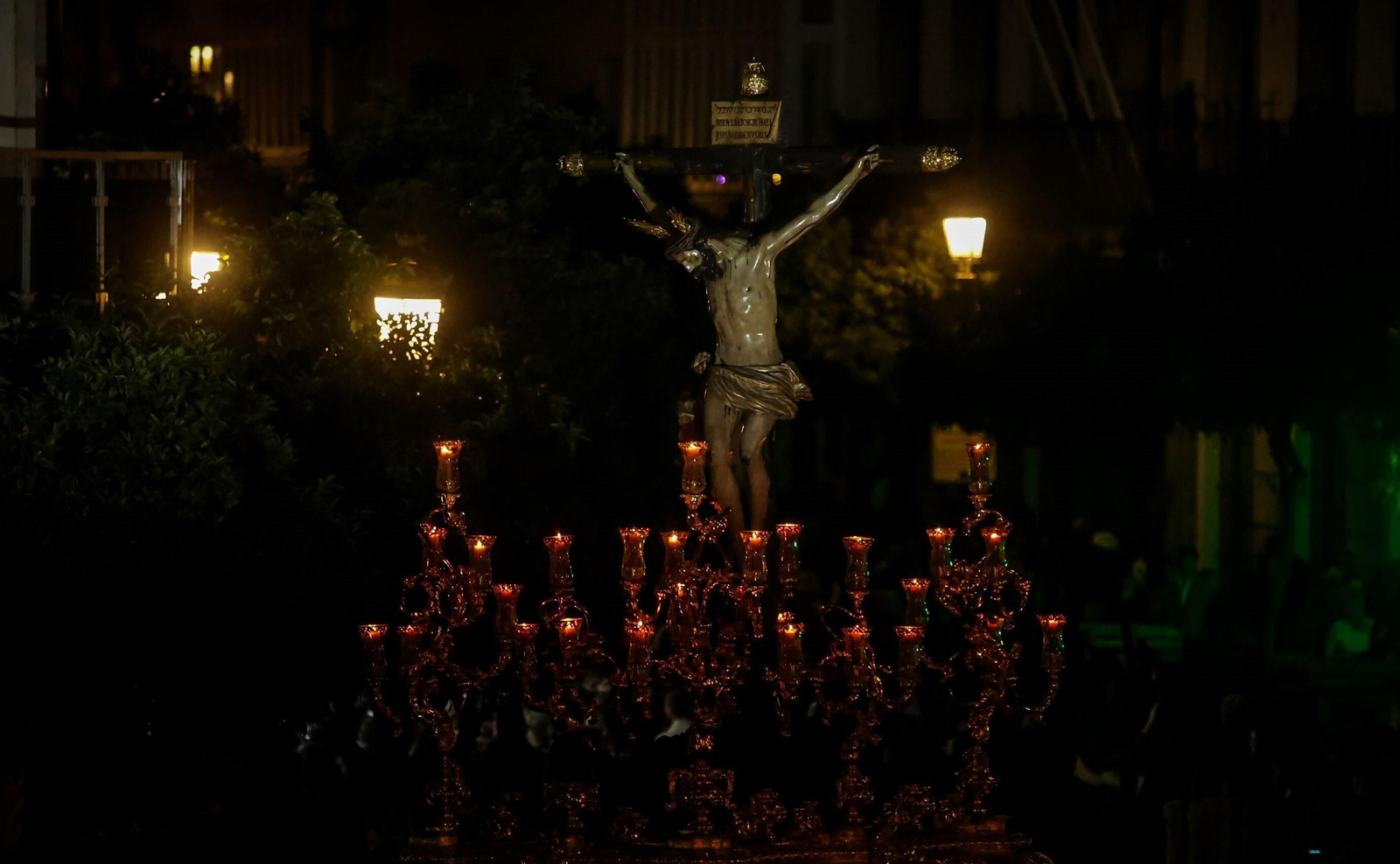Madrugada del Viernes Santo en Jerez: imágenes de la Noche de Jesús Madrugada del Viernes Santo en Jerez: imágenes de la Noche de Jesús