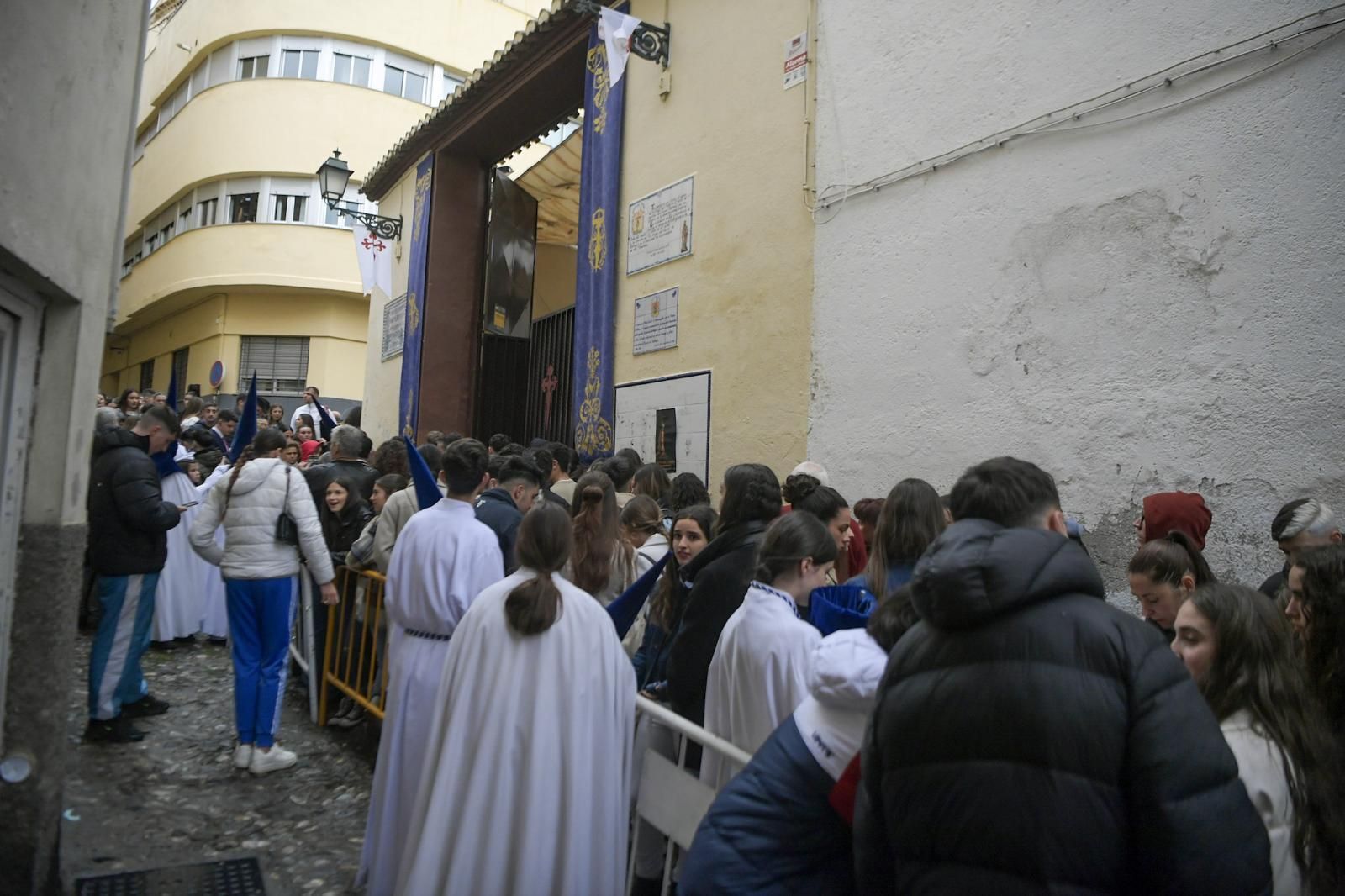 Fotos: El Huerto de los Olivos secunda la decisión de no salir ante las condiciones meteorológicas