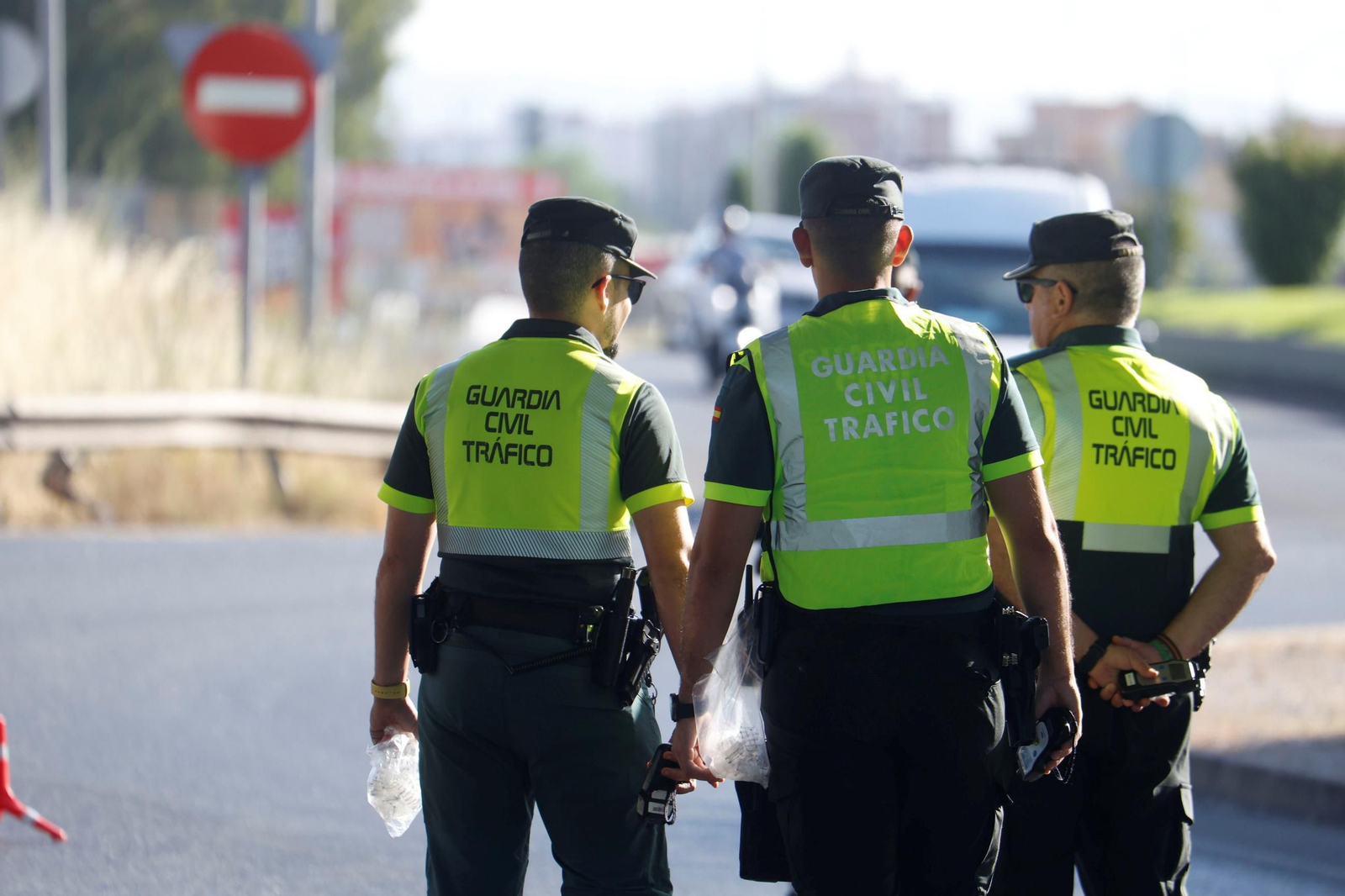 En imágenes, la campaña "No corras, no bebas, no cambies de rueda", de la Guardia Civil, DGT y Aspaym Córdoba.