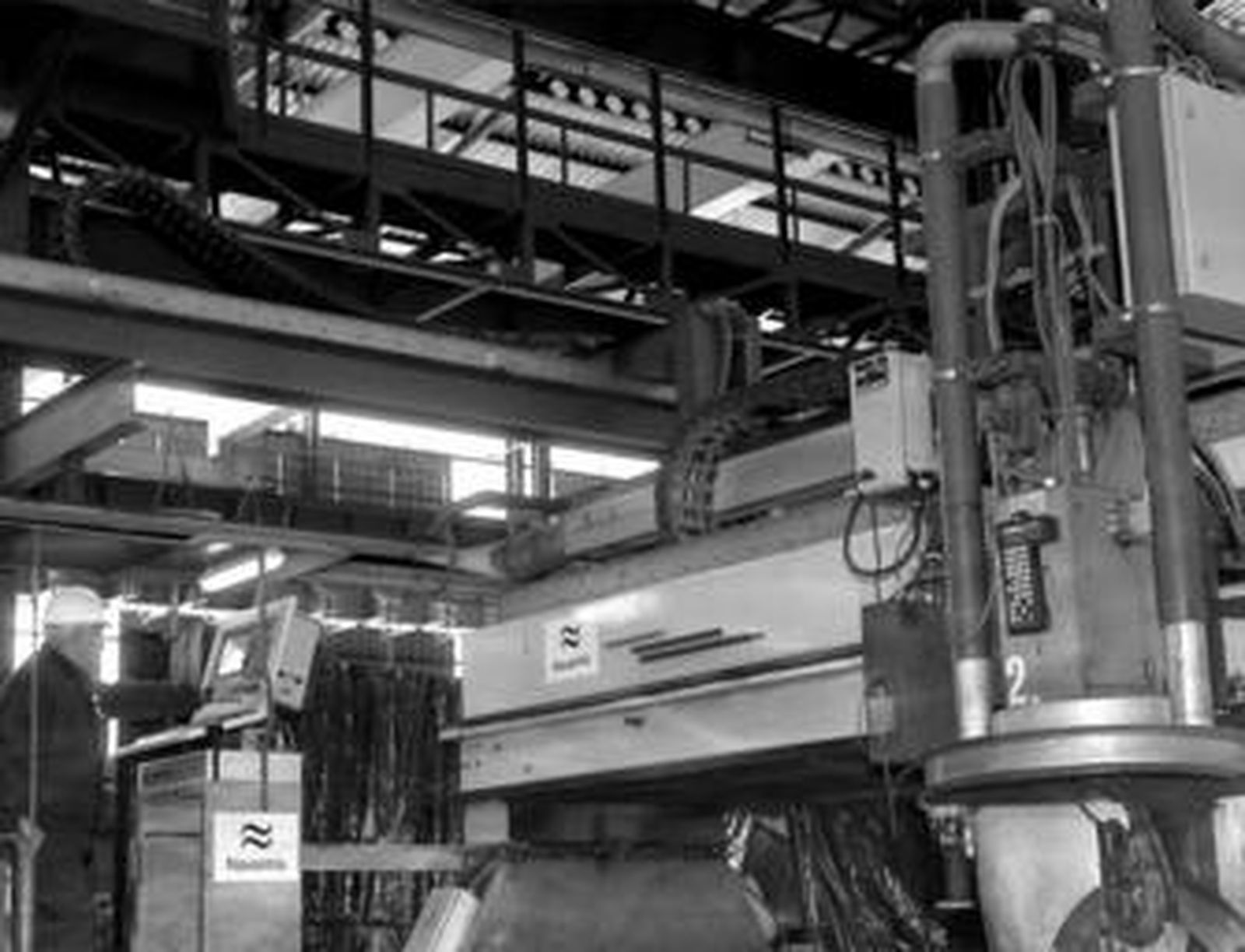 Primer corte de chapa en el interior del astillero de Puerto Real para los cascos de los quimiqueros.