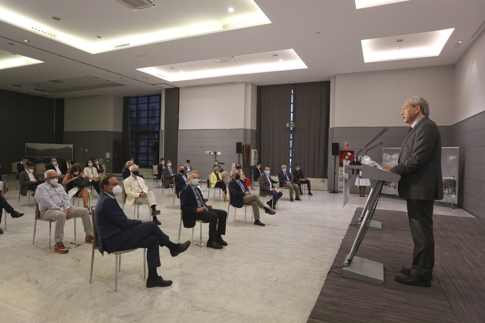 Fotos del Foro Joly con el economista José Carlos Díez