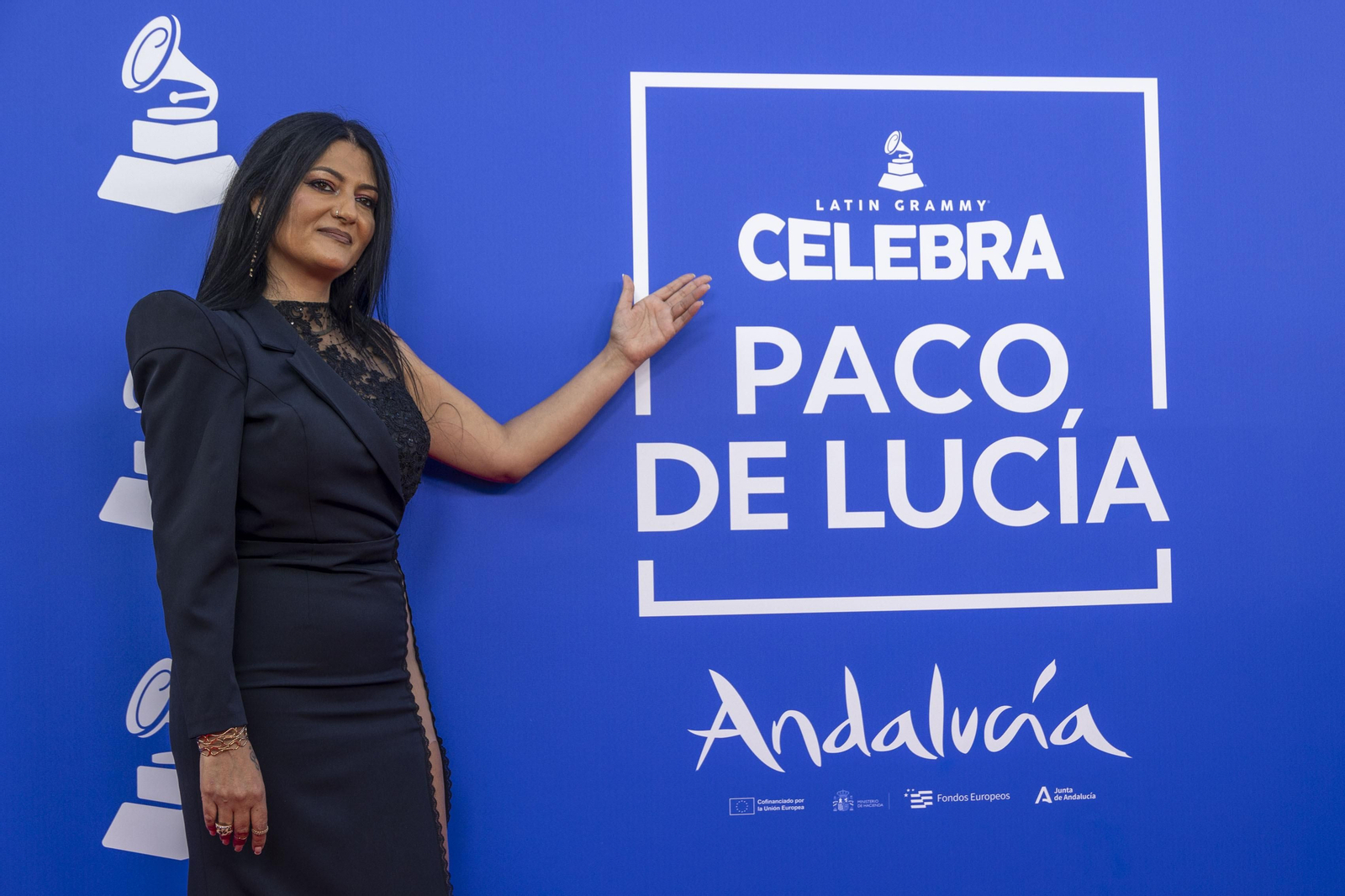 Las imágenes de la alfombra roja en el Falla con el homenaje de los Latin Grammy a Paco de Lucía