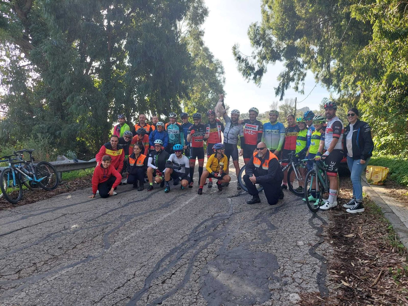 Los participantes en la ruta solidaria del Andalucía Nature
