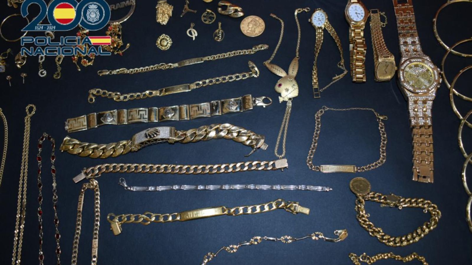Joyas recuperadas en uno de los registros de la Policía Nacional.