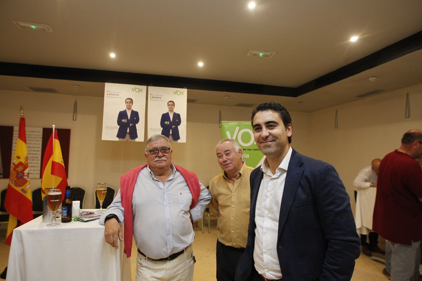 Fotogalería noche electoral municipal sede VOX.  Almería
