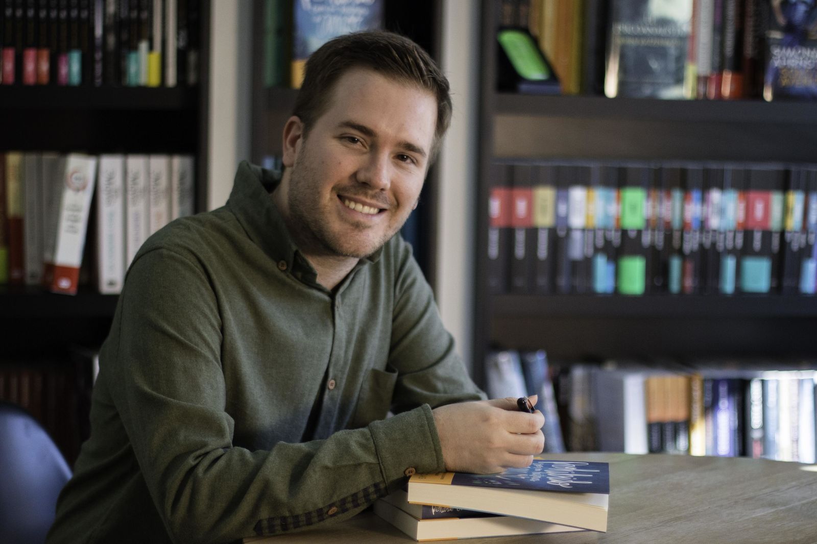 "Nuestro alrededor nos obliga a idealizar el amor"