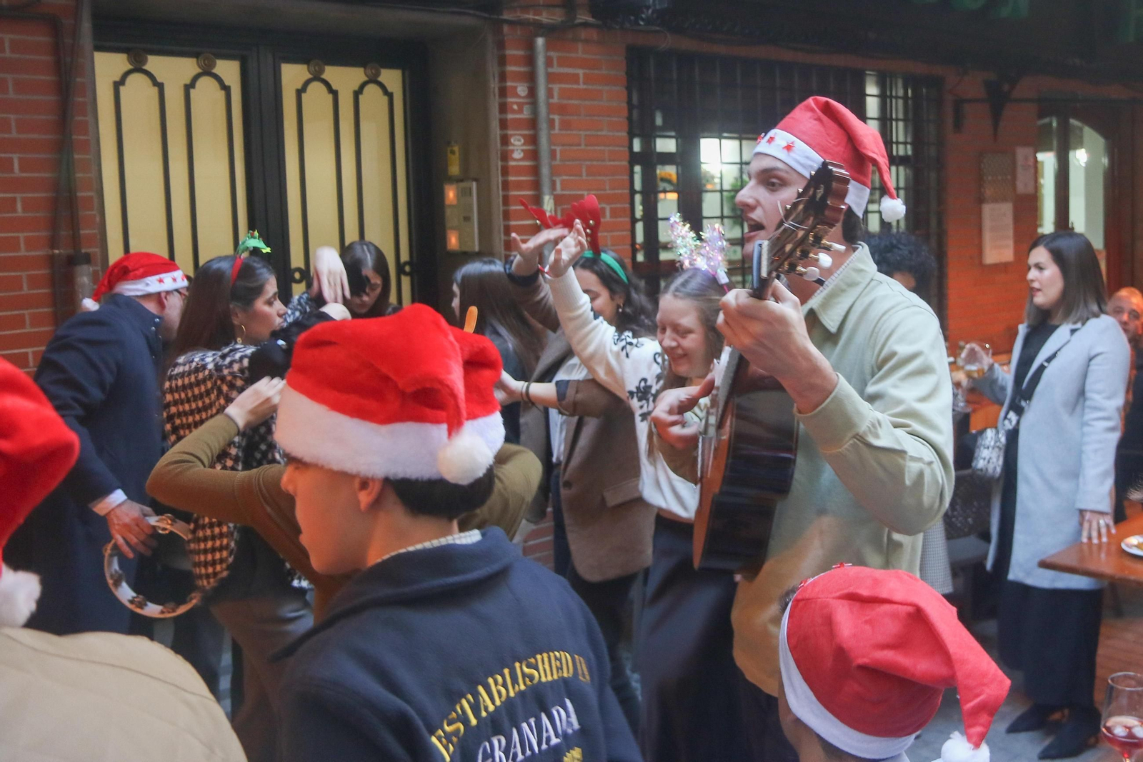 Así es el ambiente en Granada antes de Nochebuena