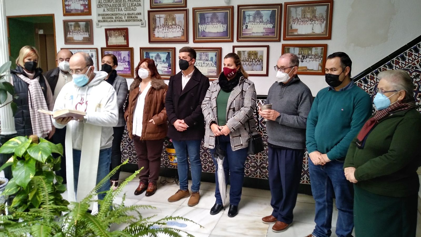 Organizadores y autoridades, durante el acto de inauguración celebrado en la mañana de este lunes.