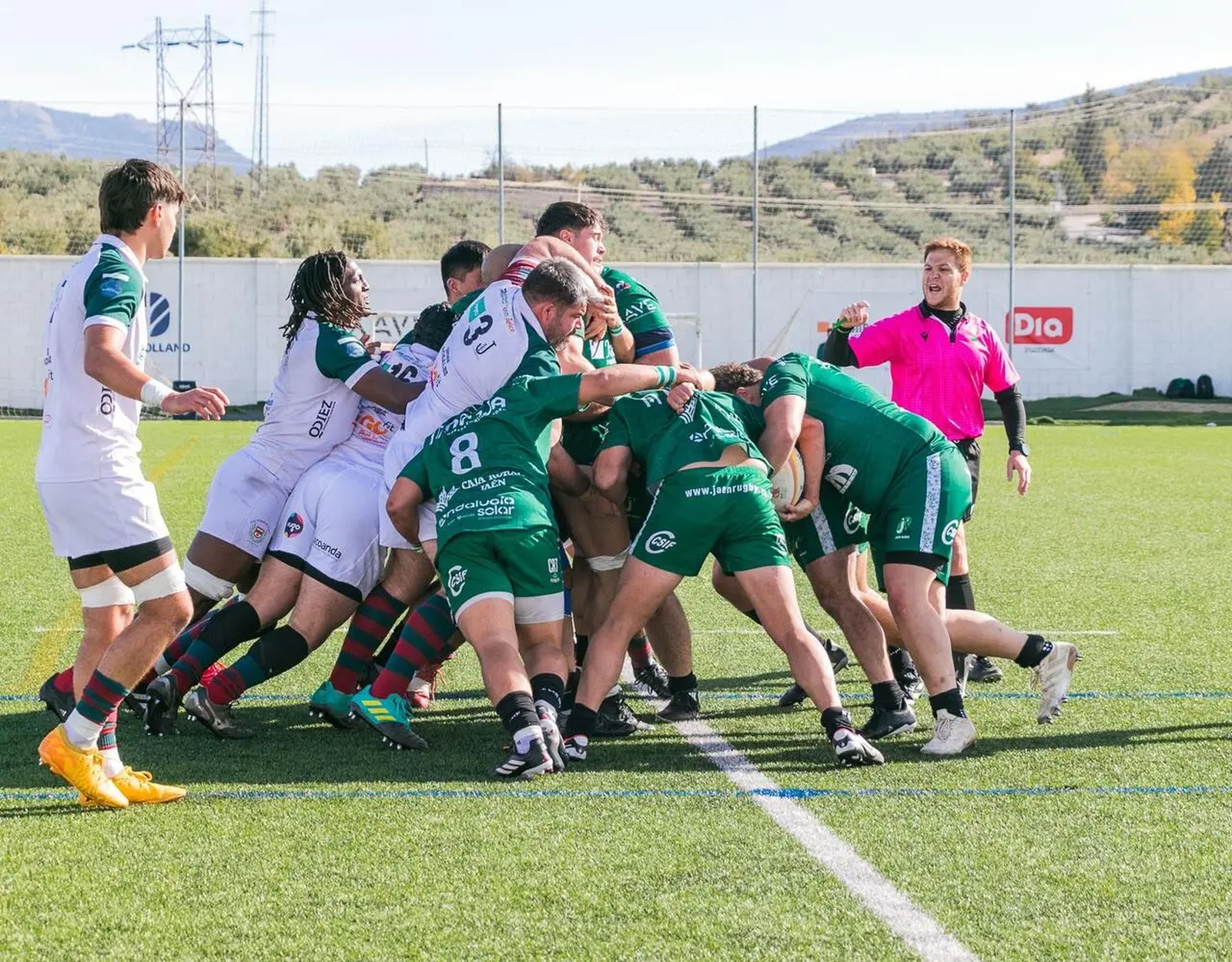 Jiennenses y sevillanos, en el duelo de la  primera vuelta en Las Lagunillas.