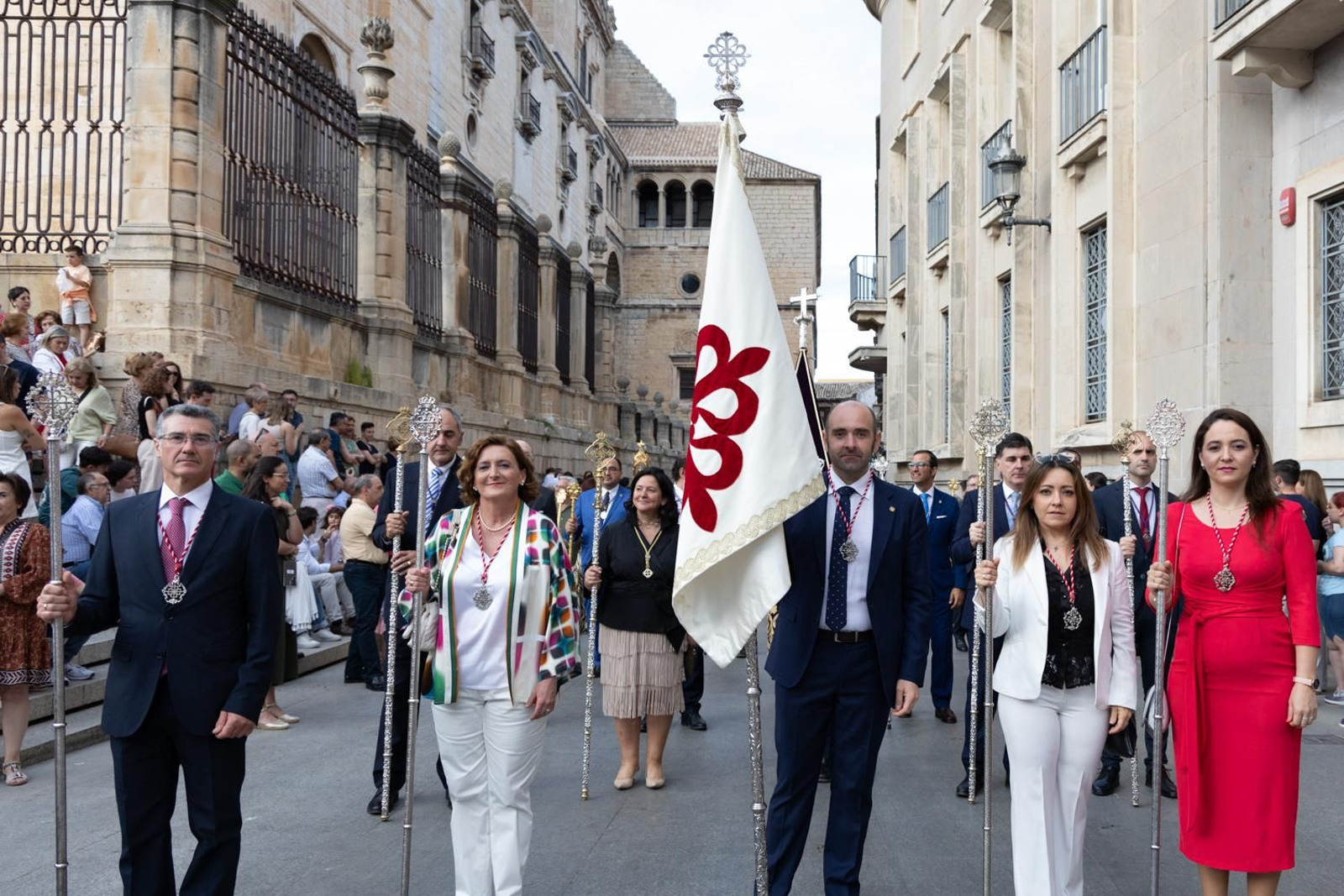 Así ha procesionado la Virgen de la Capilla por Jaén en su día grande.