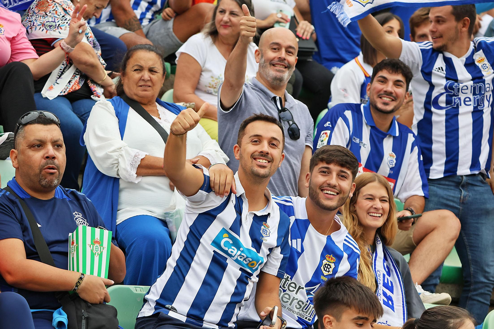 Búscate en las gradas del Betis Deportivo-Recreativo de Huelva