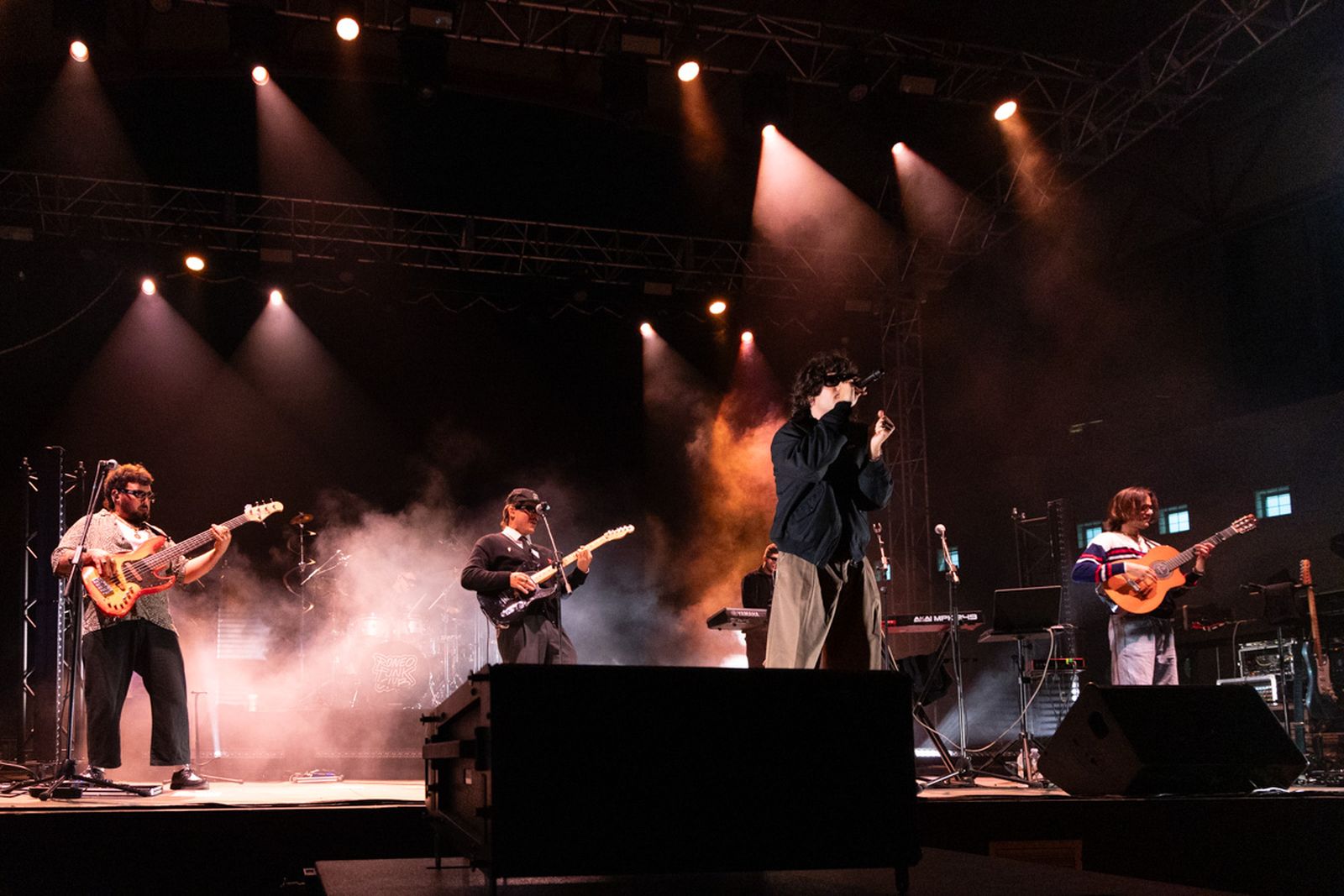 Feria de noche de San Lucas, Concierto de La Plazuela y La Mona Chita Rock, en imágenes