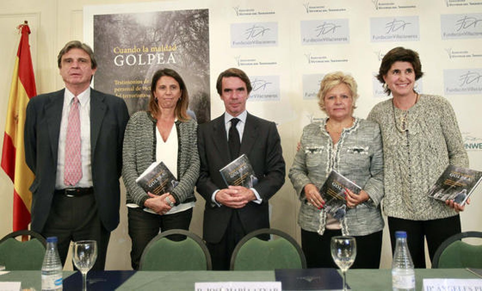 Aznar reclama "liderazgo" para hacer de España "una realidad jurídica segura"