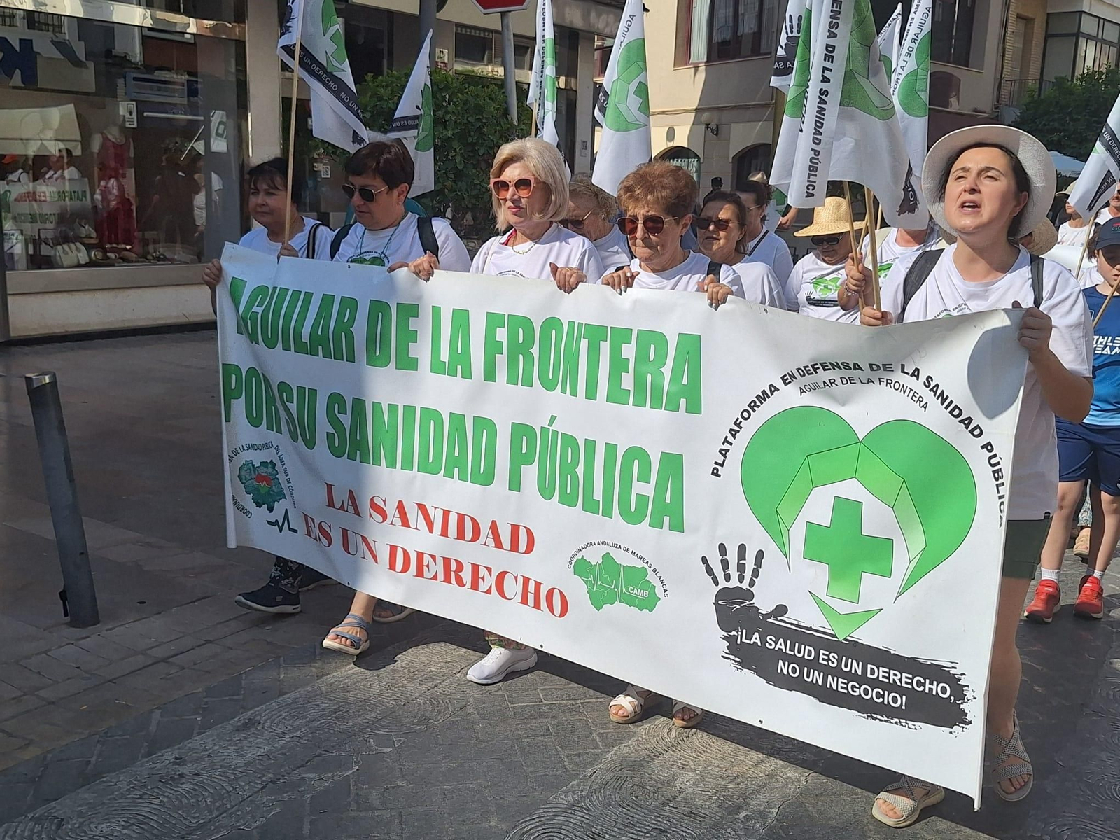 Las imágenes de la manifestación por la sanidad pública celebrada en Puente Genil
