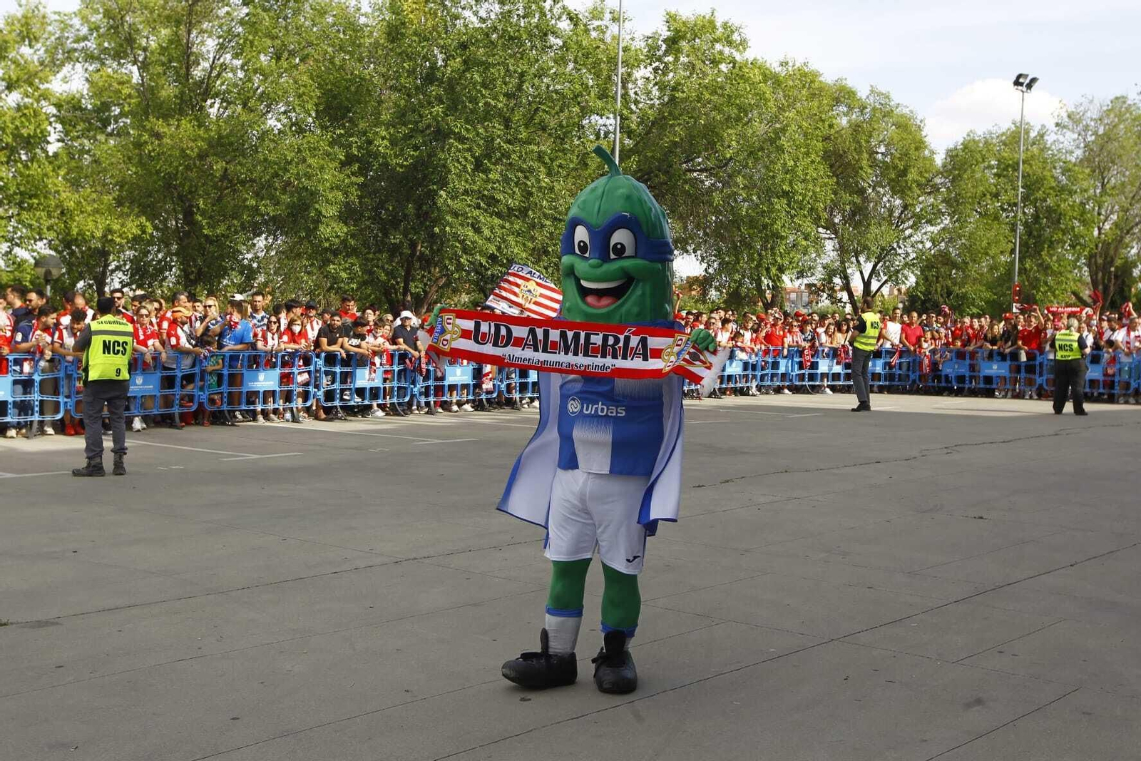 Imágenes de la afición del Almería en Leganés
