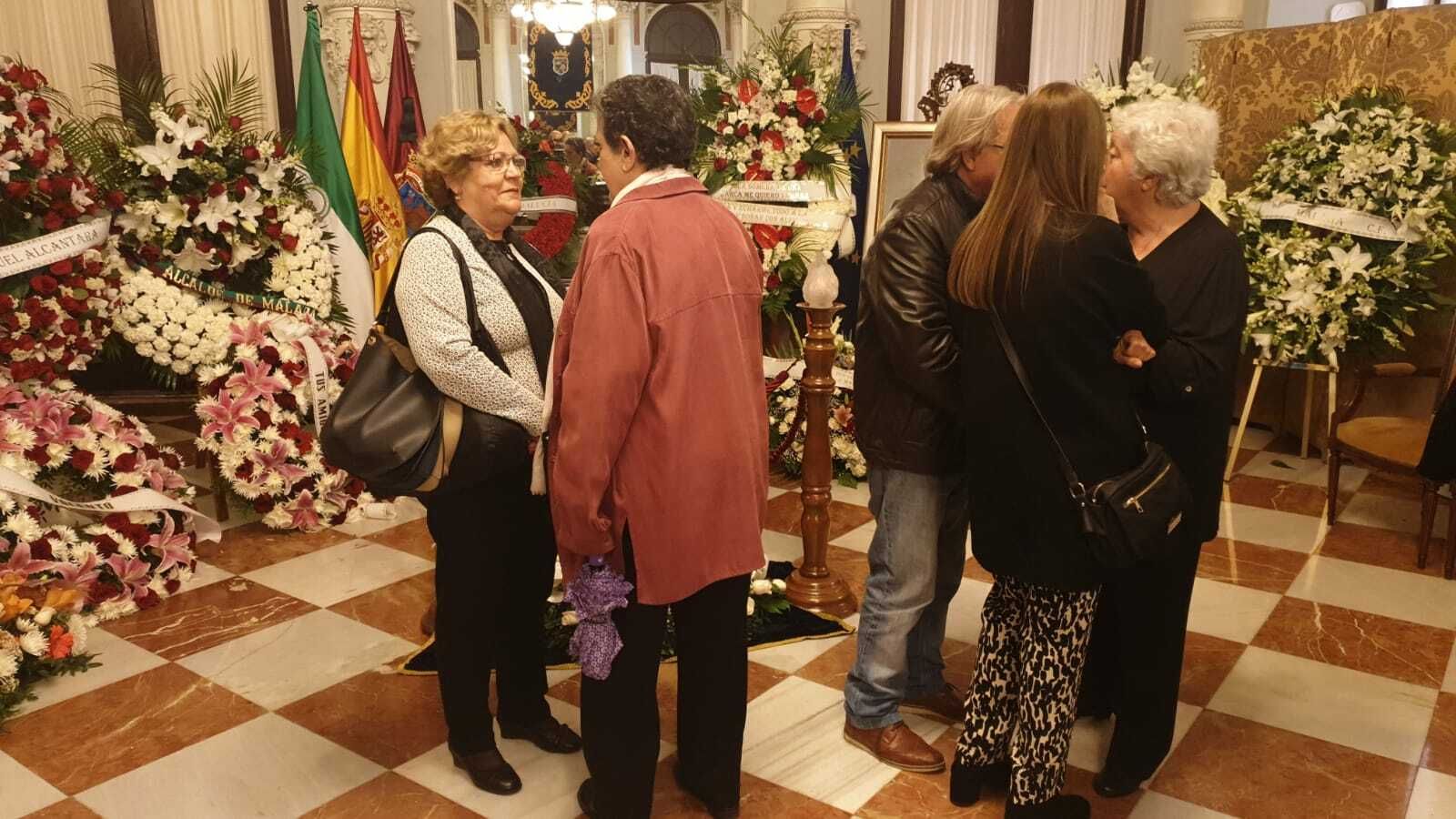 Fotos de la capilla ardiente de Manuel Alcántara