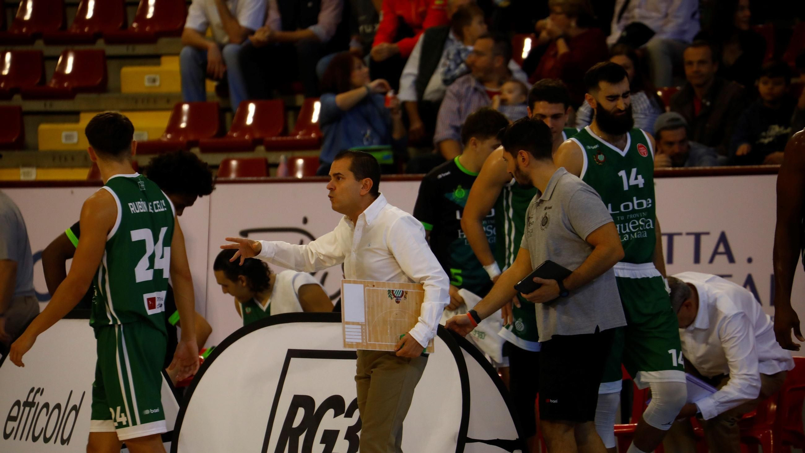 Rafa Sanz, durante el duelo del Huesca del curso pasado en Vista Alegre.