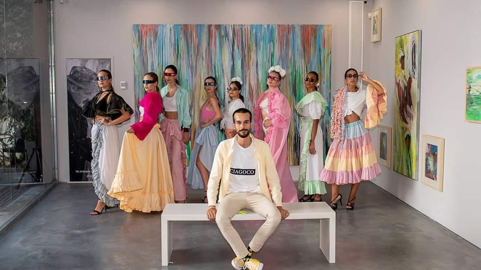 Santi Carrasco con una de sus colecciones de moda flamenca