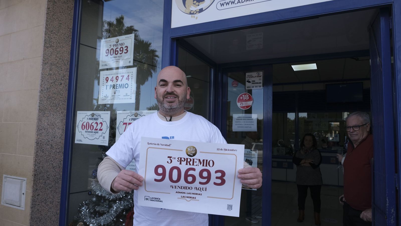 En Las Norias (El Ejido) no paran de repartir premios.