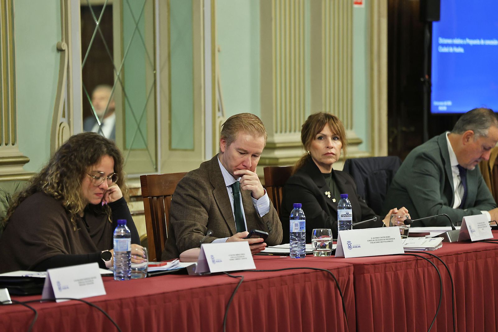 Las fotografías del pleno extraordinario en el Ayuntamiento de Huelva por la concesión de distinciones y honores de la Ciudad de Huelva