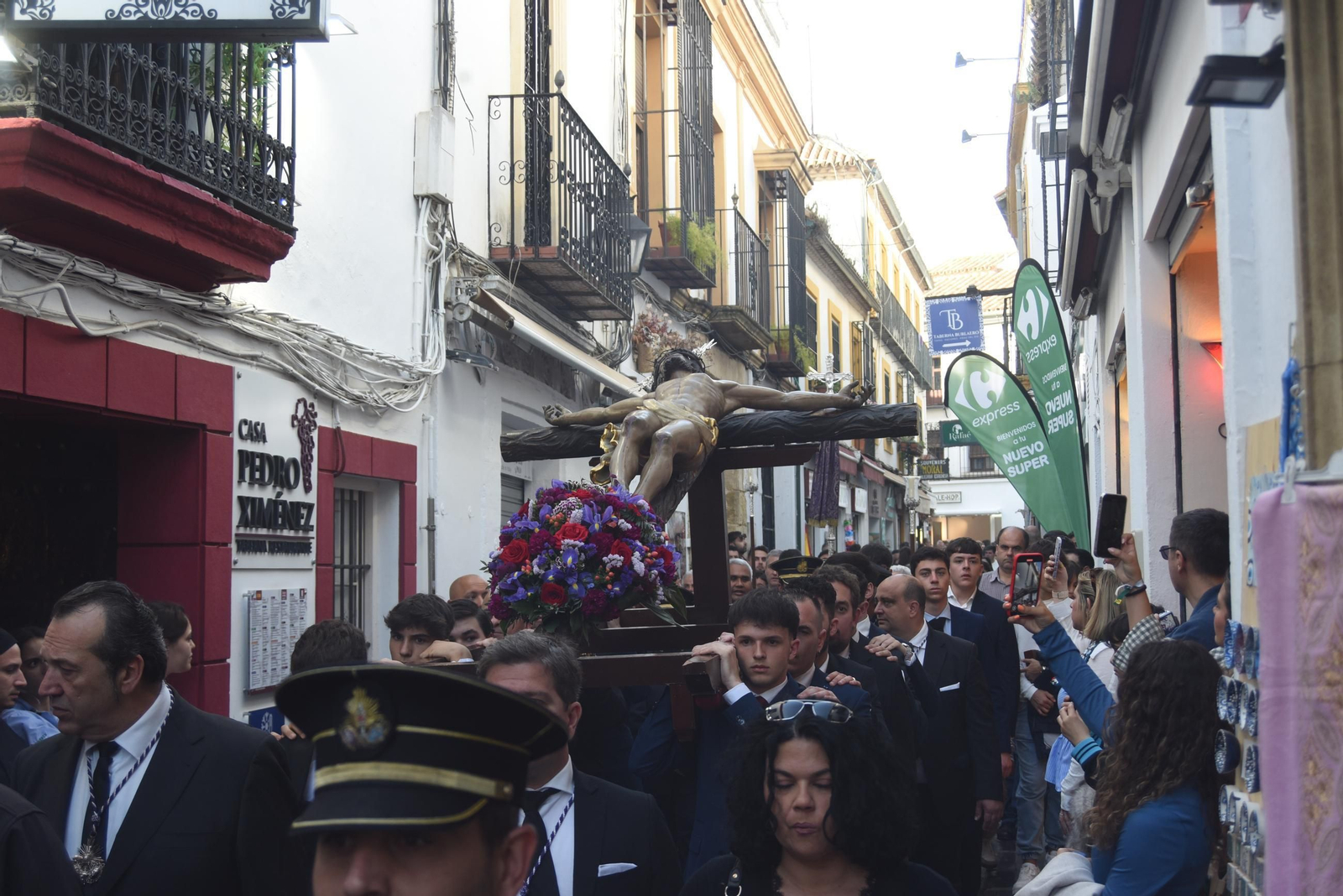 Las mejores fotos del traslado de la hermandad de la Agonía de Córdoba