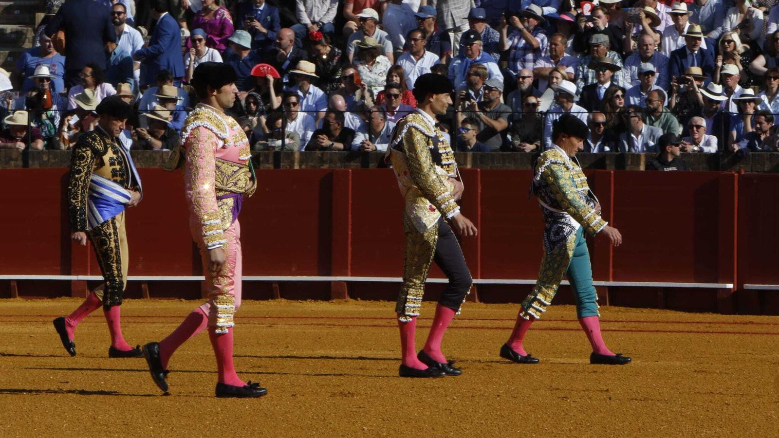 Paseíllo de los toreros de esta tarde.