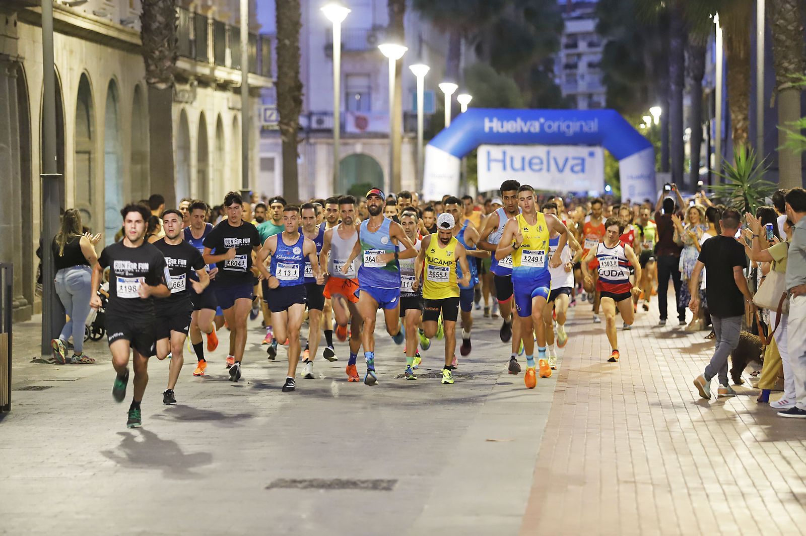 Imágenes de la Carrera Nocturna de Huelva