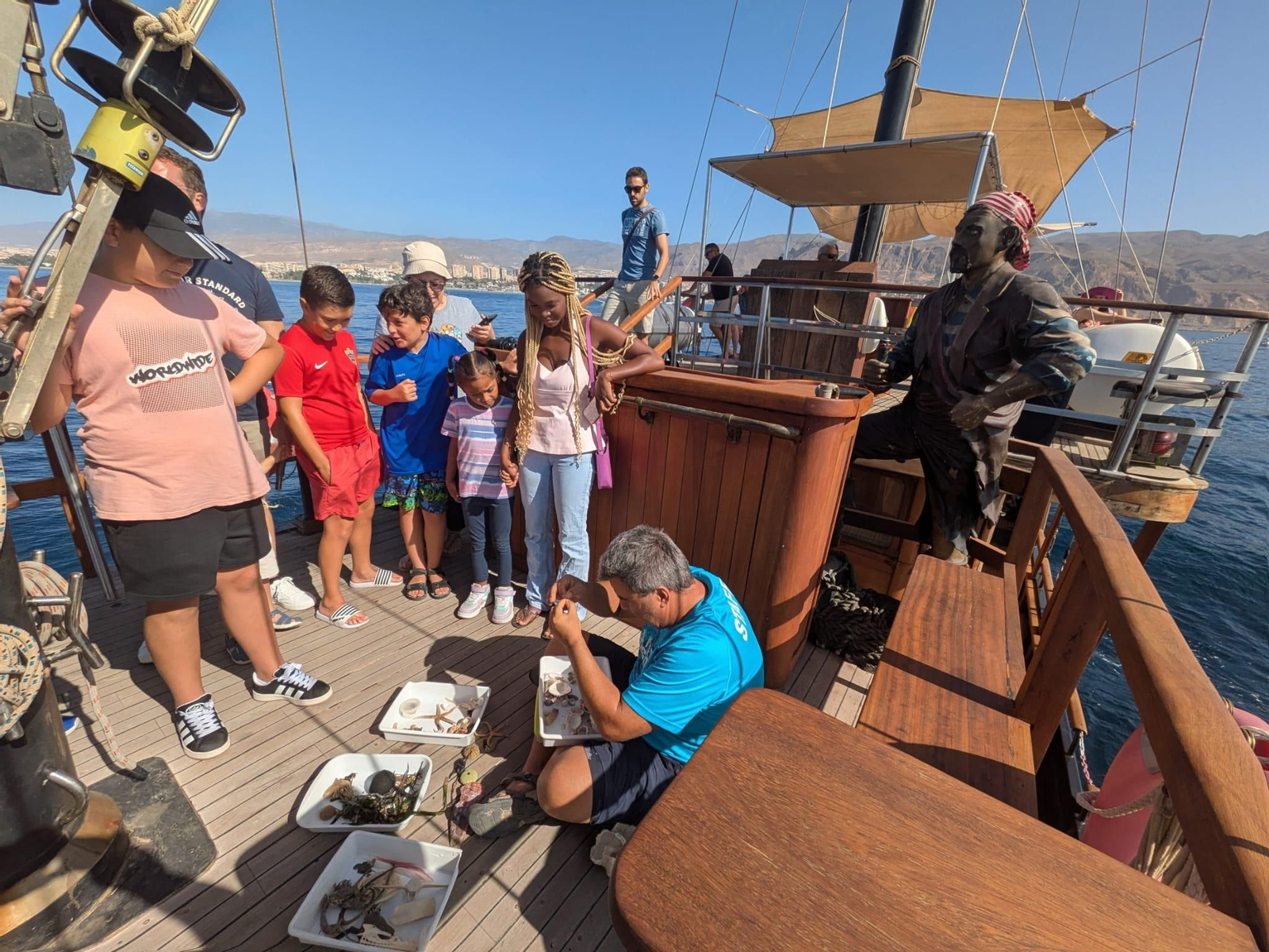 La Semana de la Posidonia ha incluido salidas en barco entre su programa de actividades.